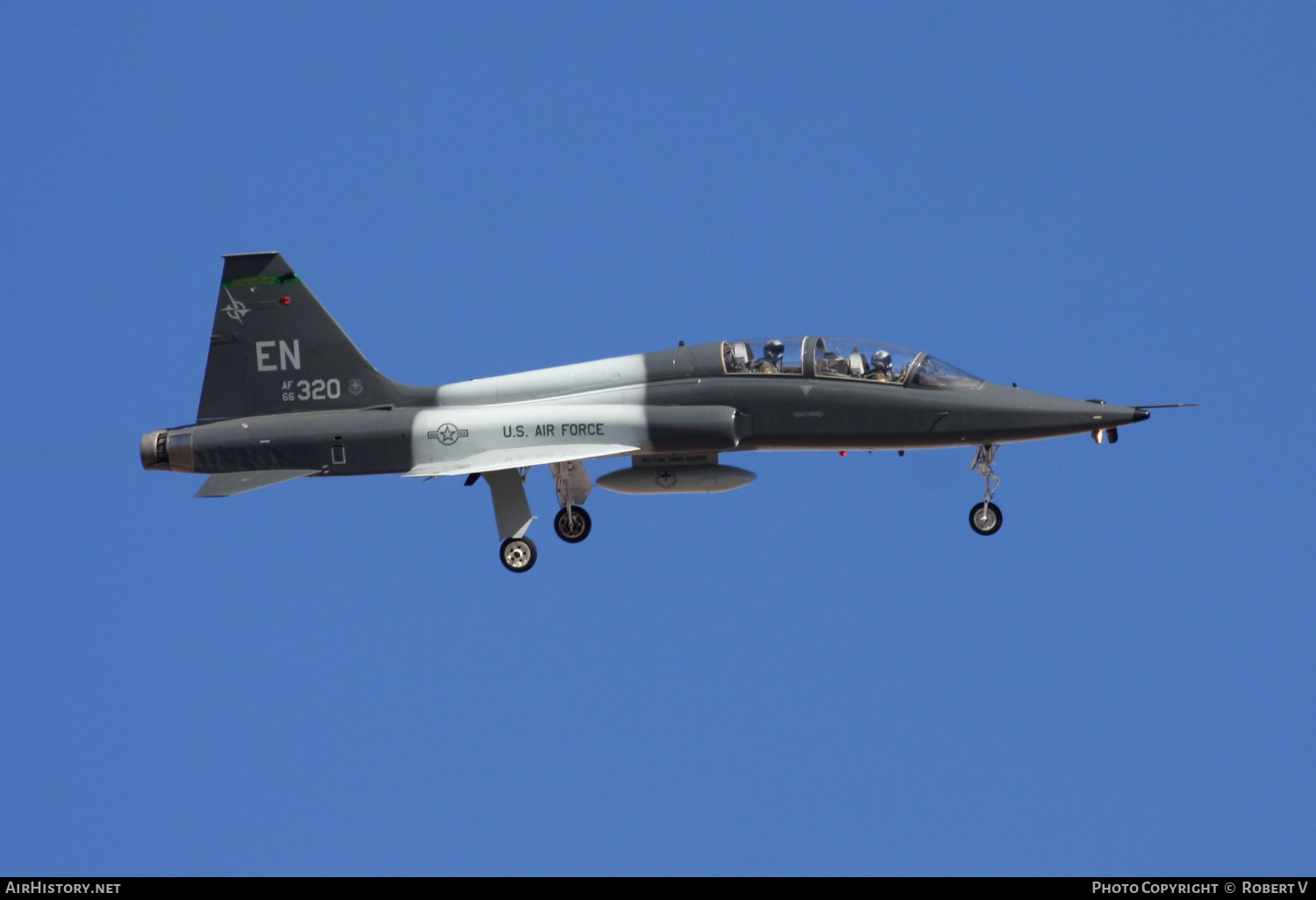 Aircraft Photo of 66-4320 / AF66-320 | Northrop T-38C Talon | USA - Air Force | AirHistory.net #620198