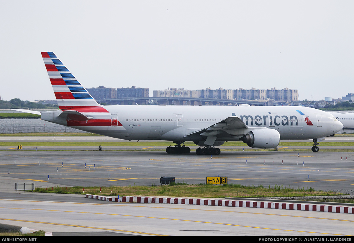Aircraft Photo of N775AN | Boeing 777-223/ER | American Airlines | AirHistory.net #620285