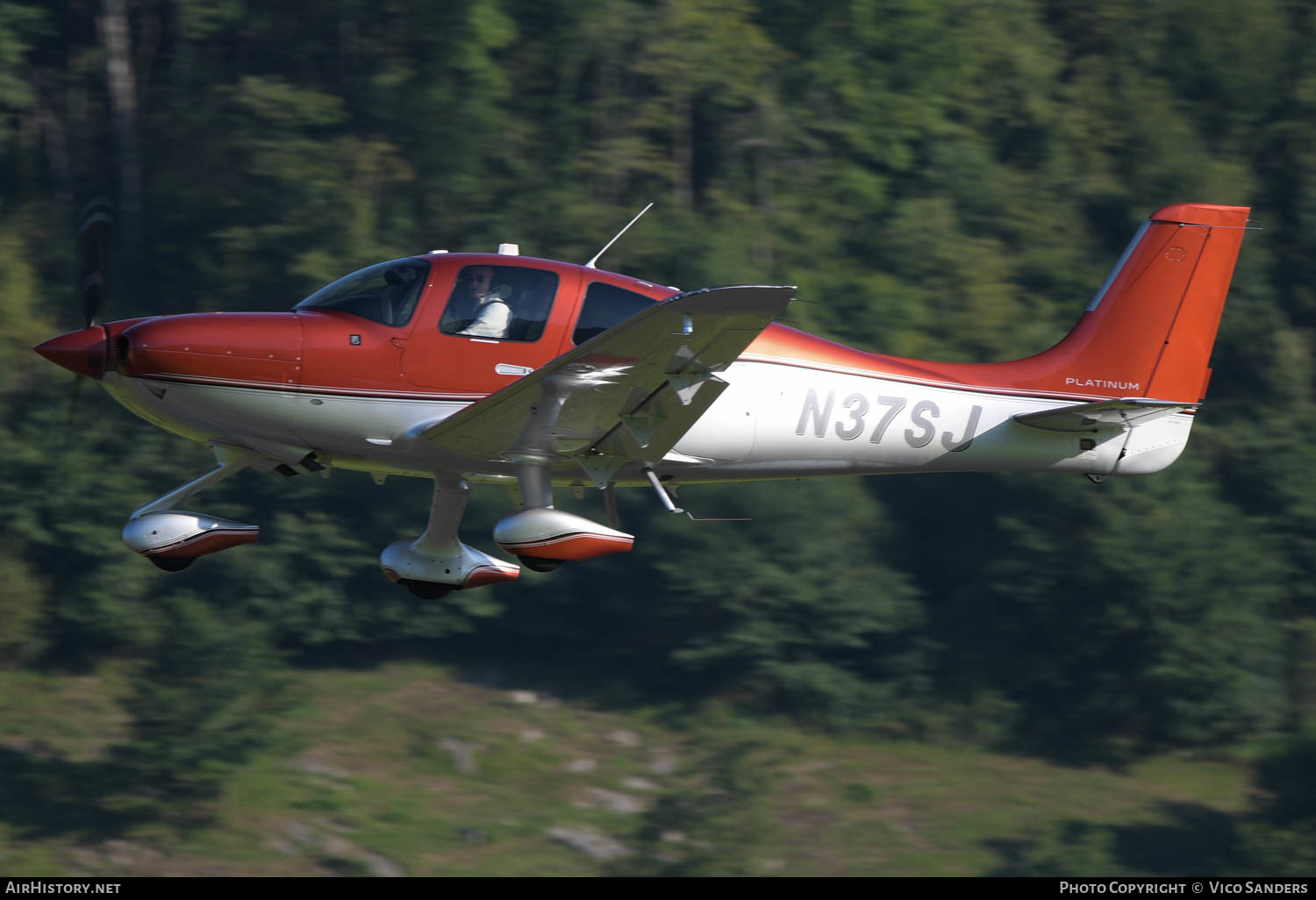 Aircraft Photo of N37SJ | Cirrus SR-22 G6-GTS Platinum | AirHistory.net #620301