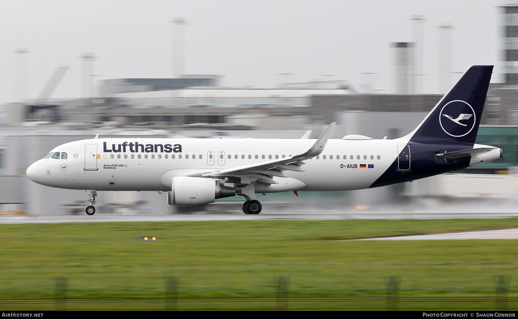 Aircraft Photo of D-AIUB | Airbus A320-214 | Lufthansa | AirHistory.net #620456