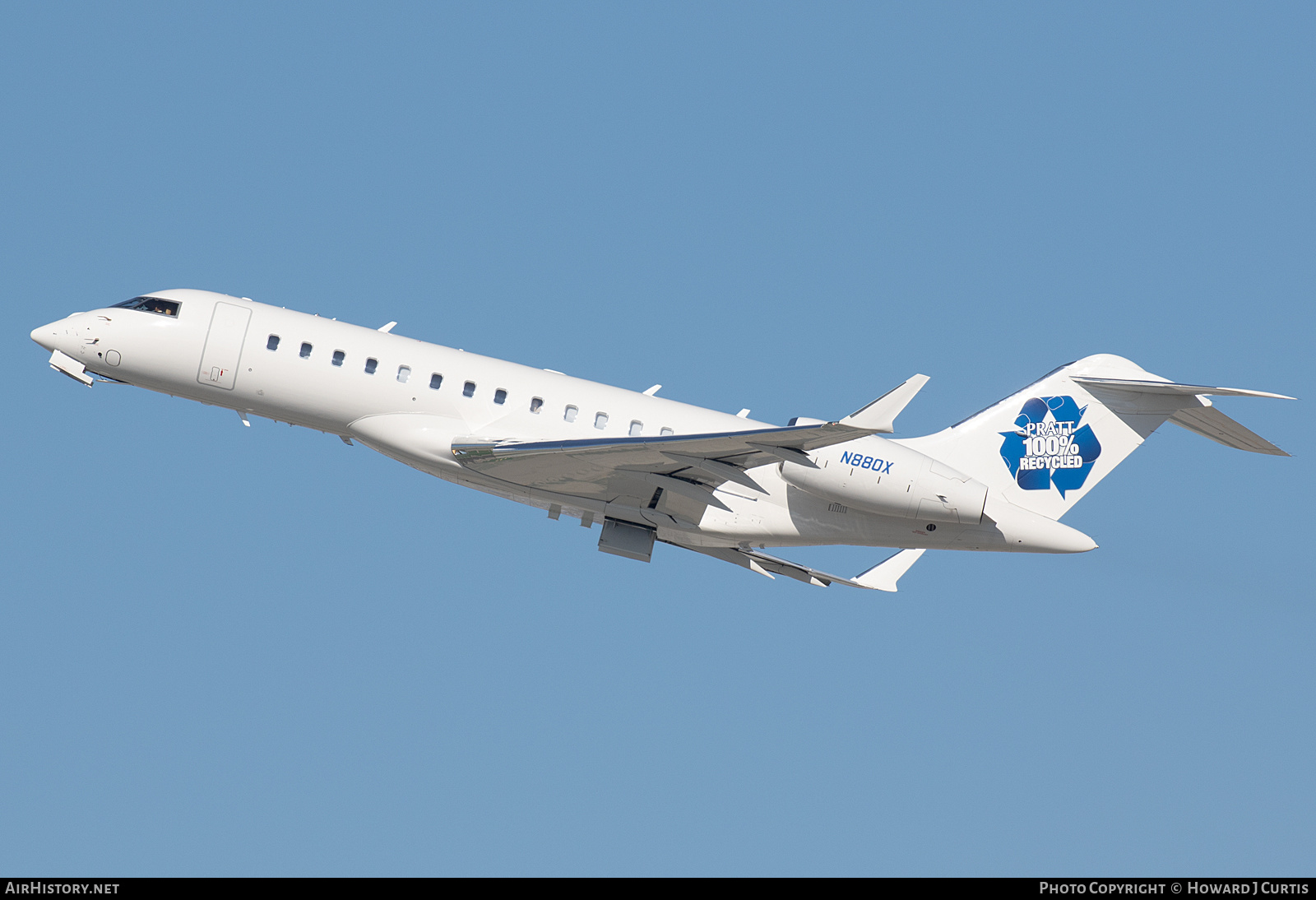Aircraft Photo of N880X | Bombardier Global 6000 (BD-700-1A10) | Pratt Industries | AirHistory.net #620514