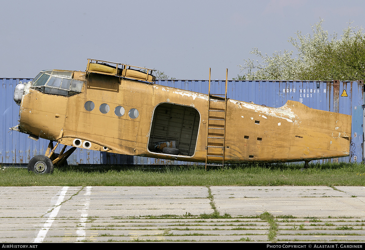 Aircraft Photo of HA-MHK | Antonov An-2R | AirHistory.net #620532