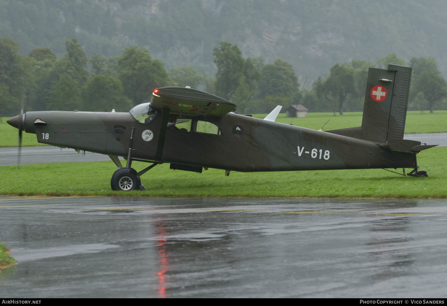 Aircraft Photo of V-618 | Pilatus PC-6/B2-H2M-1 Turbo Porter | Switzerland - Air Force | AirHistory.net #620570