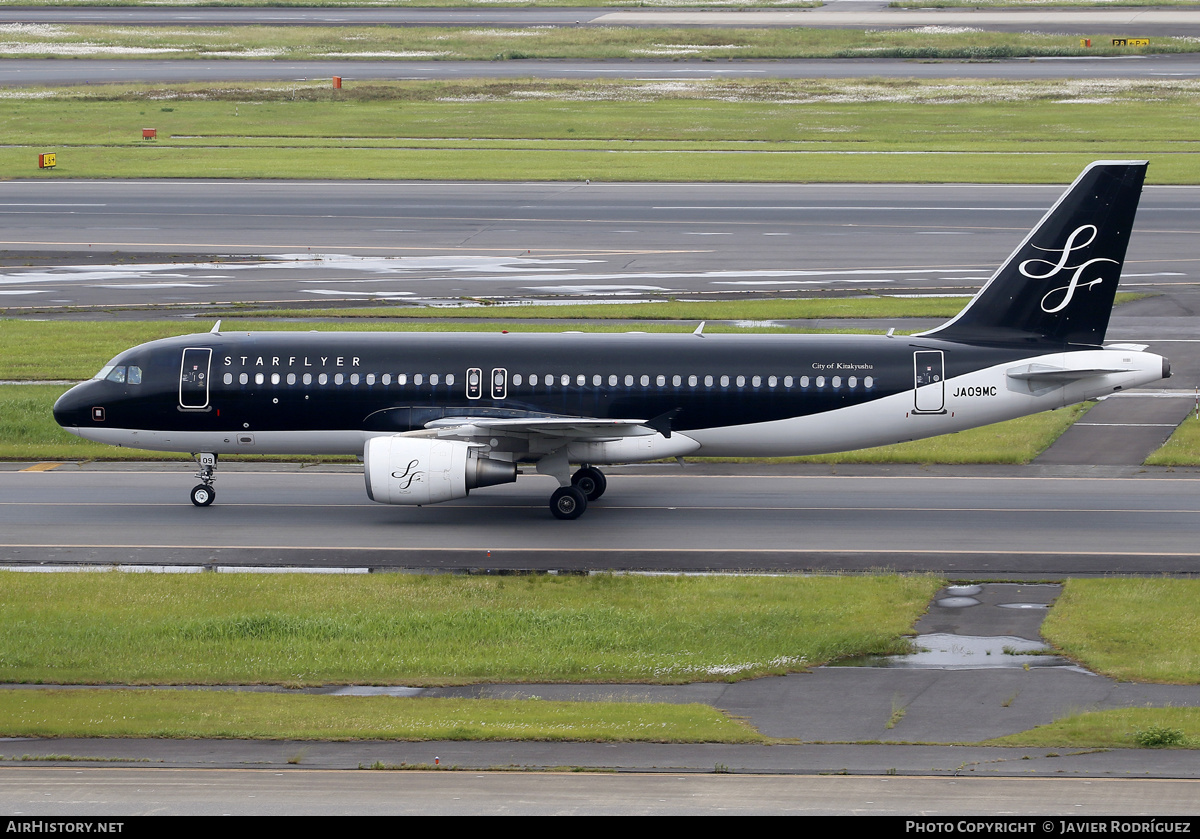 Aircraft Photo of JA09MC | Airbus A320-214 | StarFlyer | AirHistory.net #620617