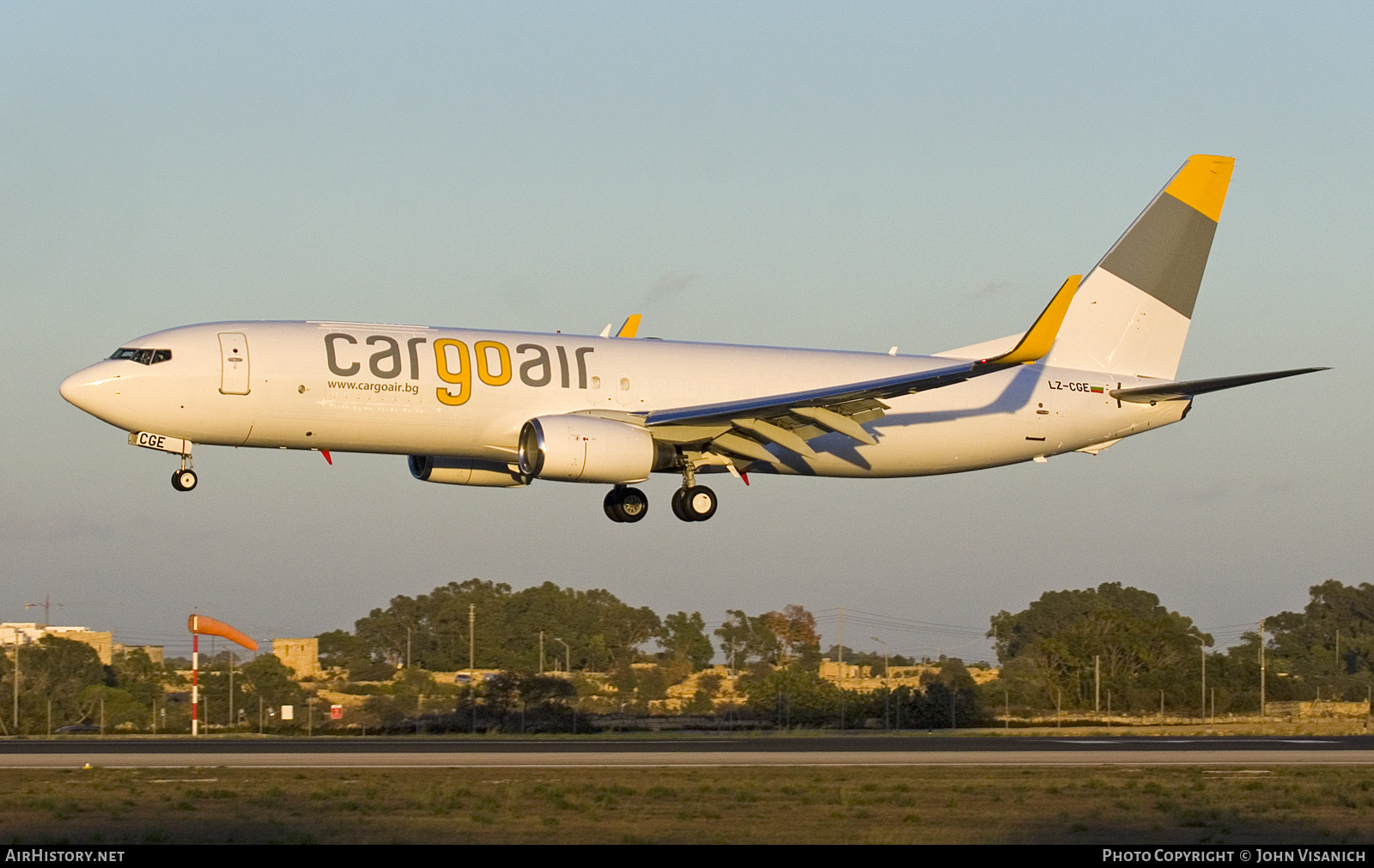 Aircraft Photo of LZ-CGE | Boeing 737-86J(SF) | Cargo Air | AirHistory.net #620626