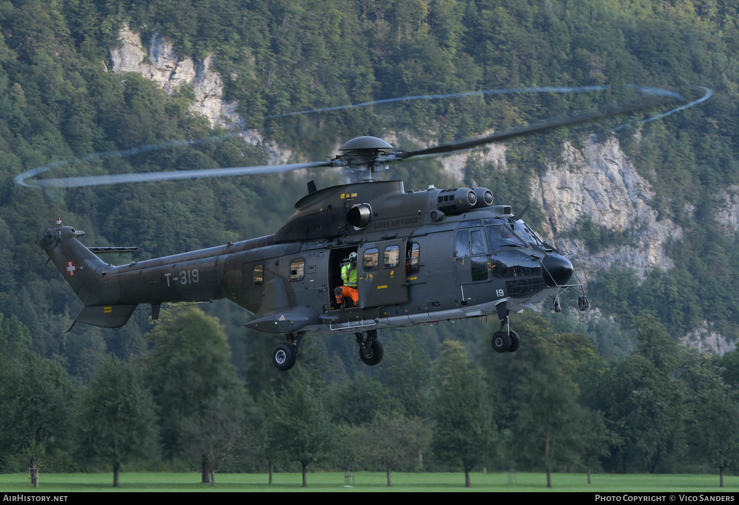 Aircraft Photo of T-319 | Aerospatiale TH06 Super Puma (AS-332M1) | Switzerland - Air Force | AirHistory.net #620637