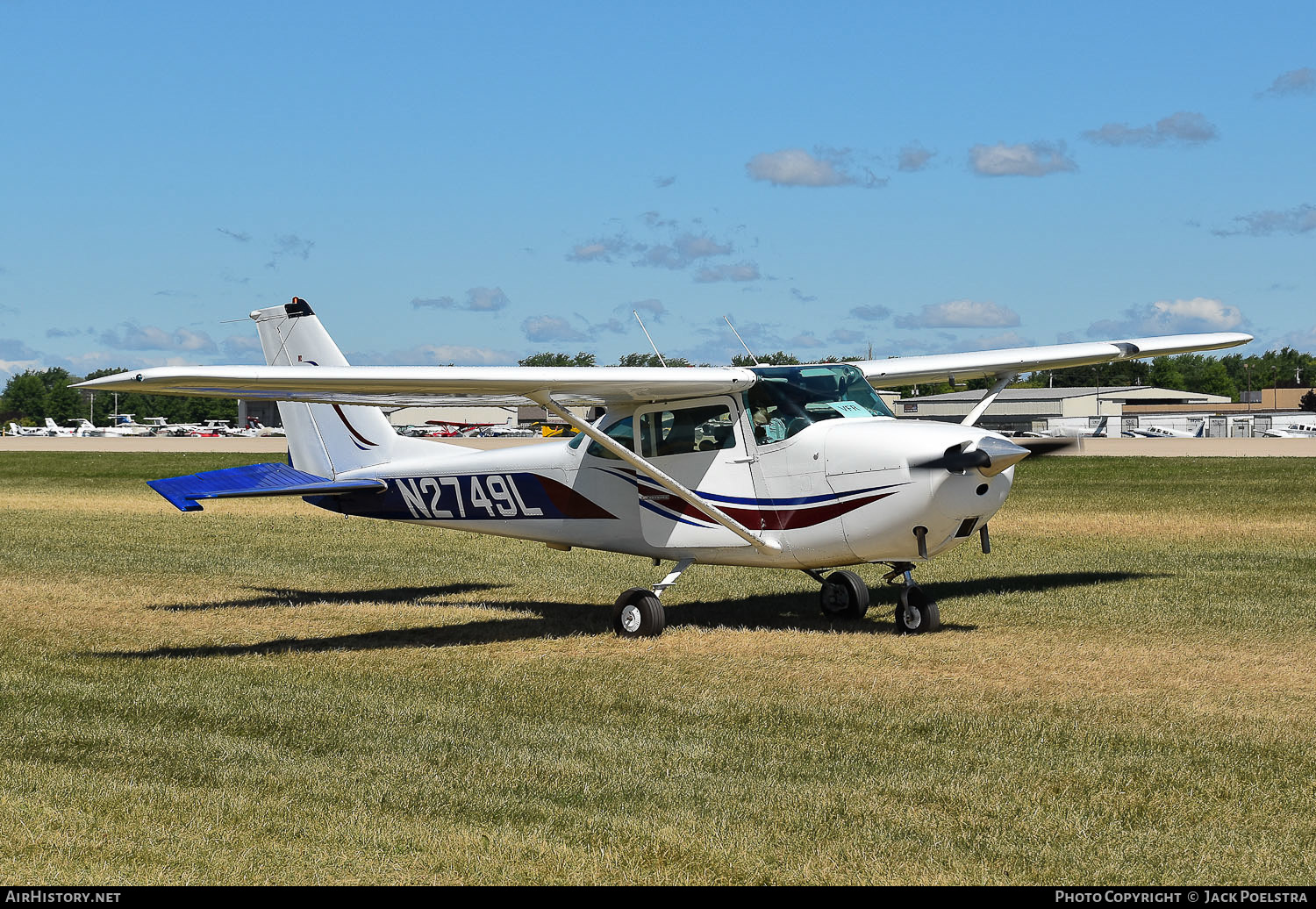 Aircraft Photo of N2749L | Cessna 172H Skyhawk | AirHistory.net #620695