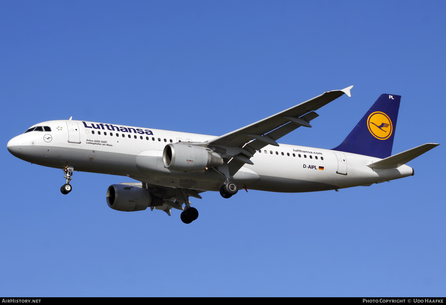 Aircraft Photo of D-AIPL | Airbus A320-211 | Lufthansa | AirHistory.net #620991