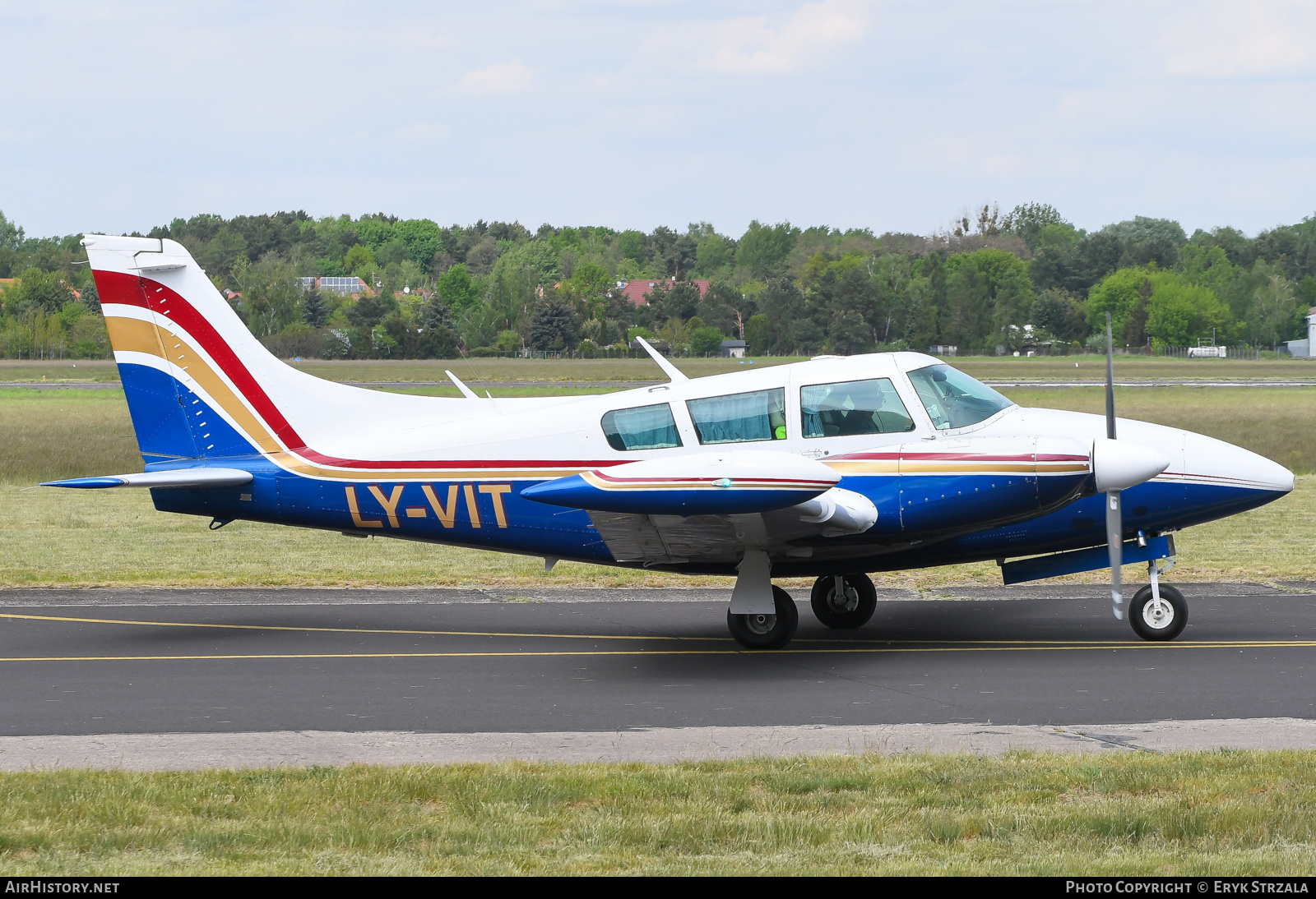Aircraft Photo of LY-VIT | Piper PA-30-160 Twin Comanche C | AirHistory.net #621029