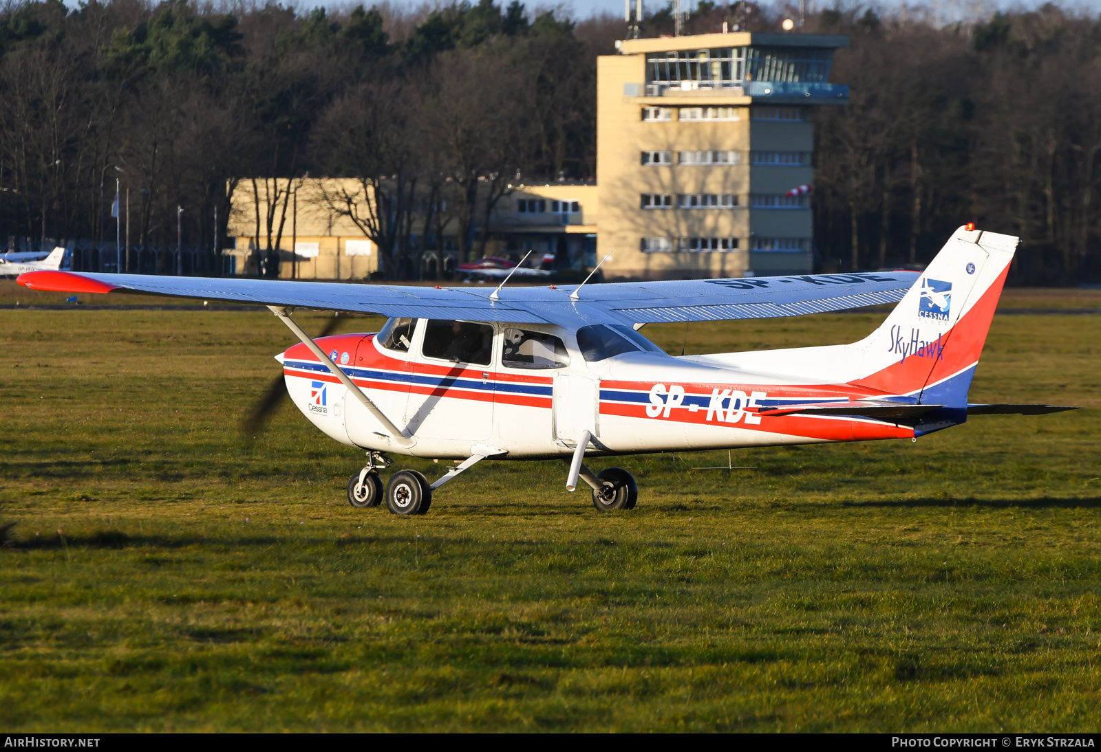 Aircraft Photo of SP-KDE | Cessna 172N Skyhawk II | AirHistory.net #621033