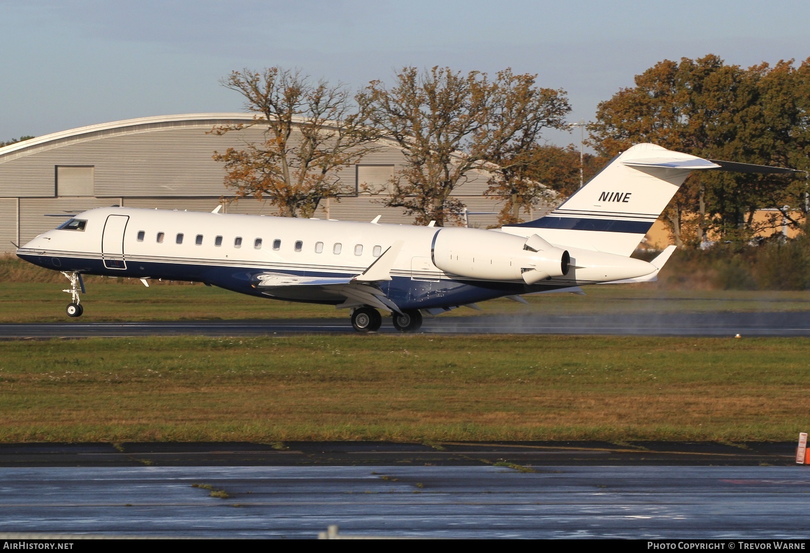 Aircraft Photo of N1NE | Bombardier Global Express XRS (BD-700-1A10) | AirHistory.net #621103
