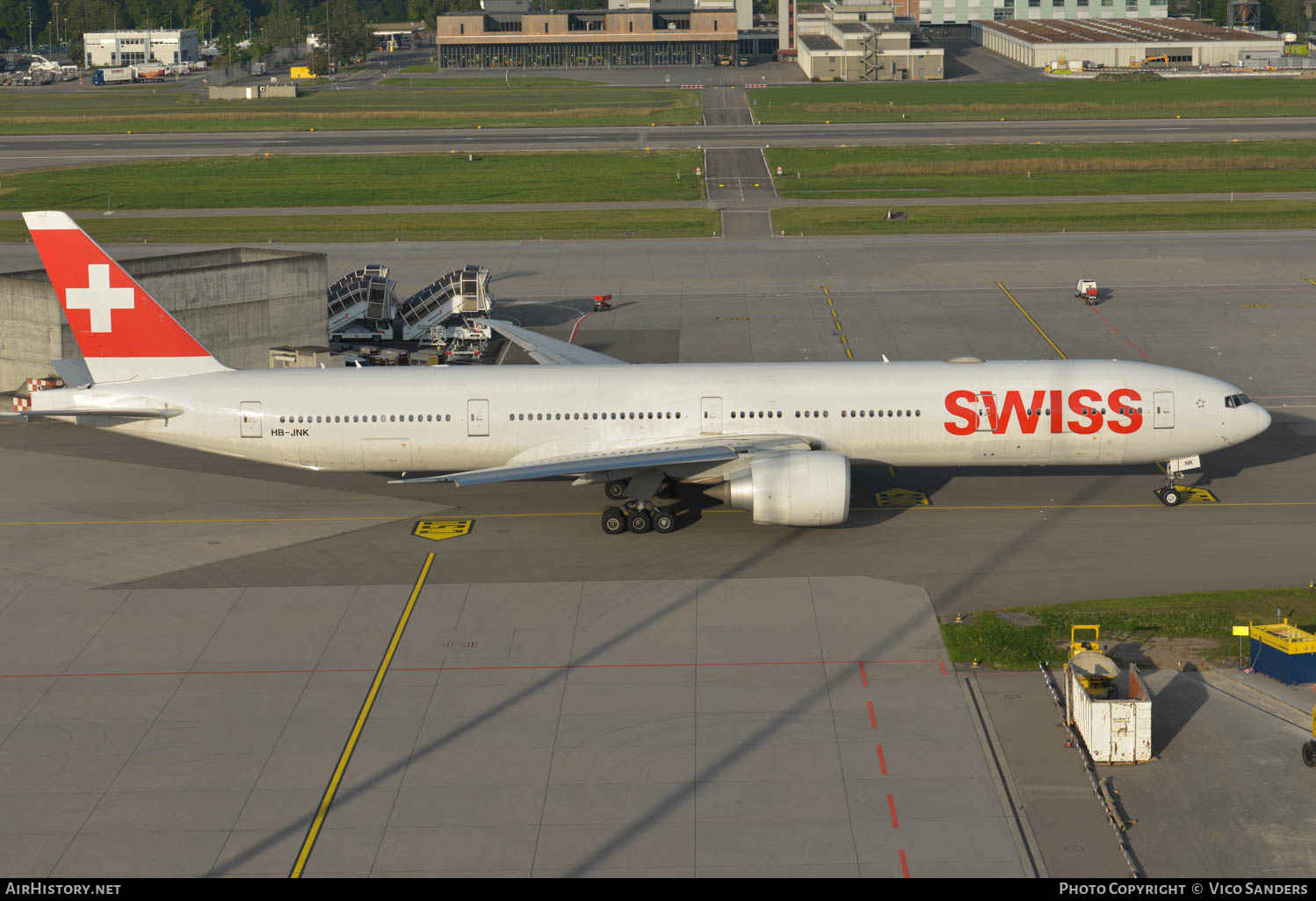Aircraft Photo of HB-JNK | Boeing 777-300/ER | Swiss International Air Lines | AirHistory.net #621125
