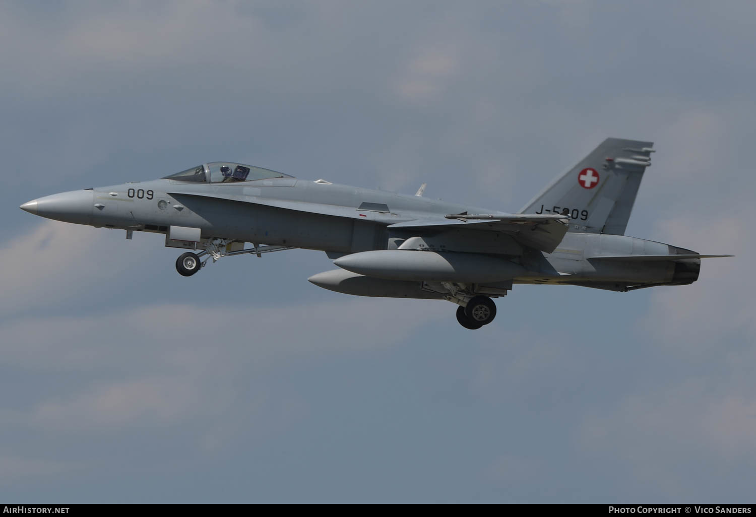 Aircraft Photo of J-5009 | McDonnell Douglas F/A-18C Hornet | Switzerland - Air Force | AirHistory.net #621244