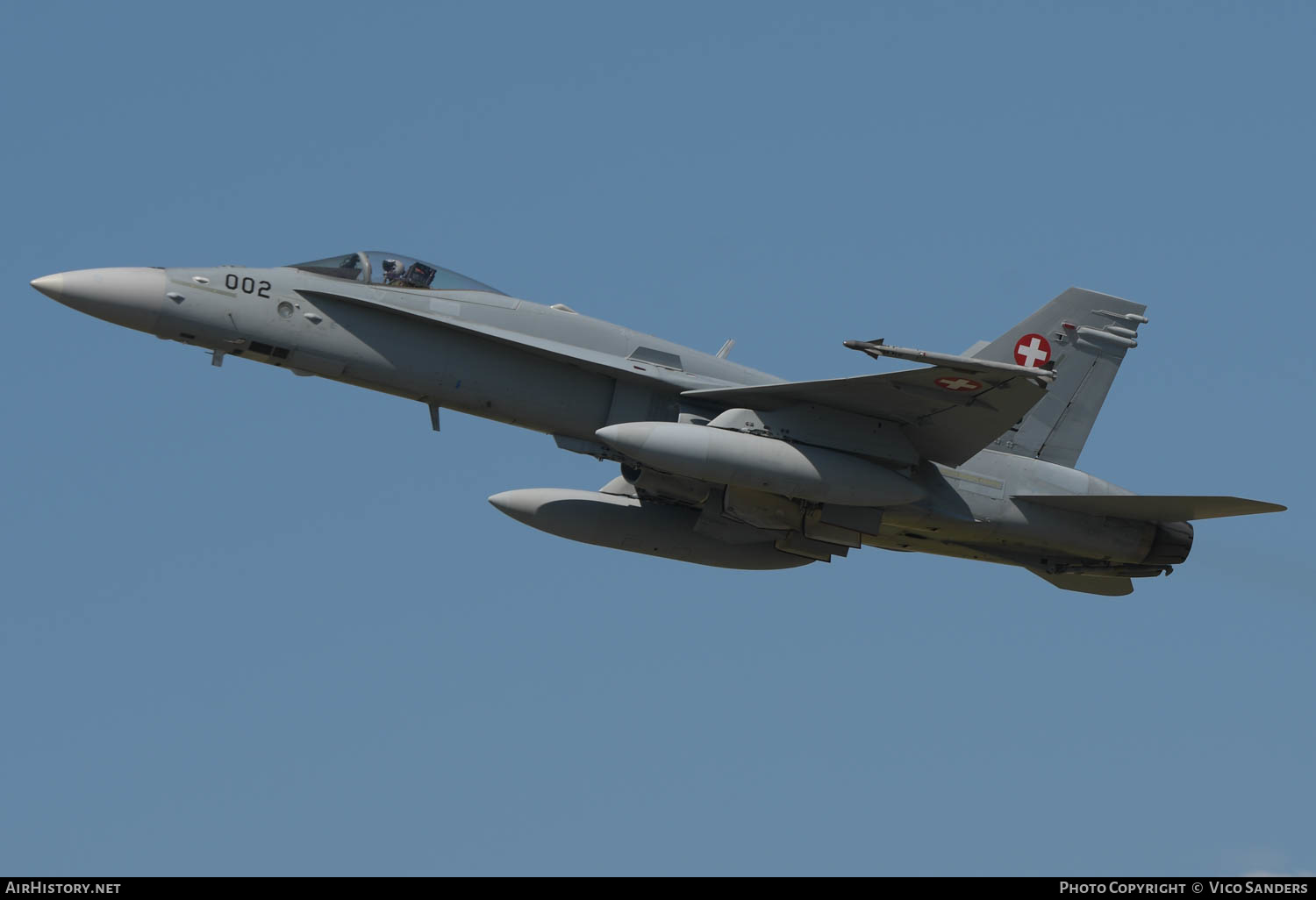Aircraft Photo of J-5002 | McDonnell Douglas F/A-18C Hornet | Switzerland - Air Force | AirHistory.net #621282