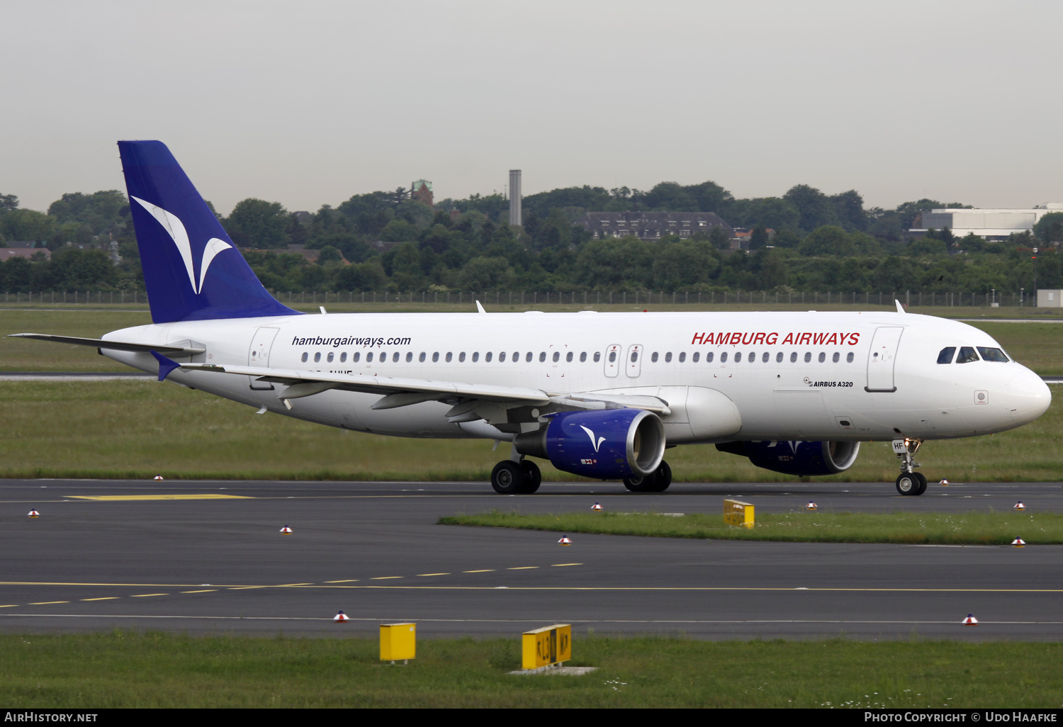 Aircraft Photo of D-AHHF | Airbus A320-214 | Hamburg Airways | AirHistory.net #621314