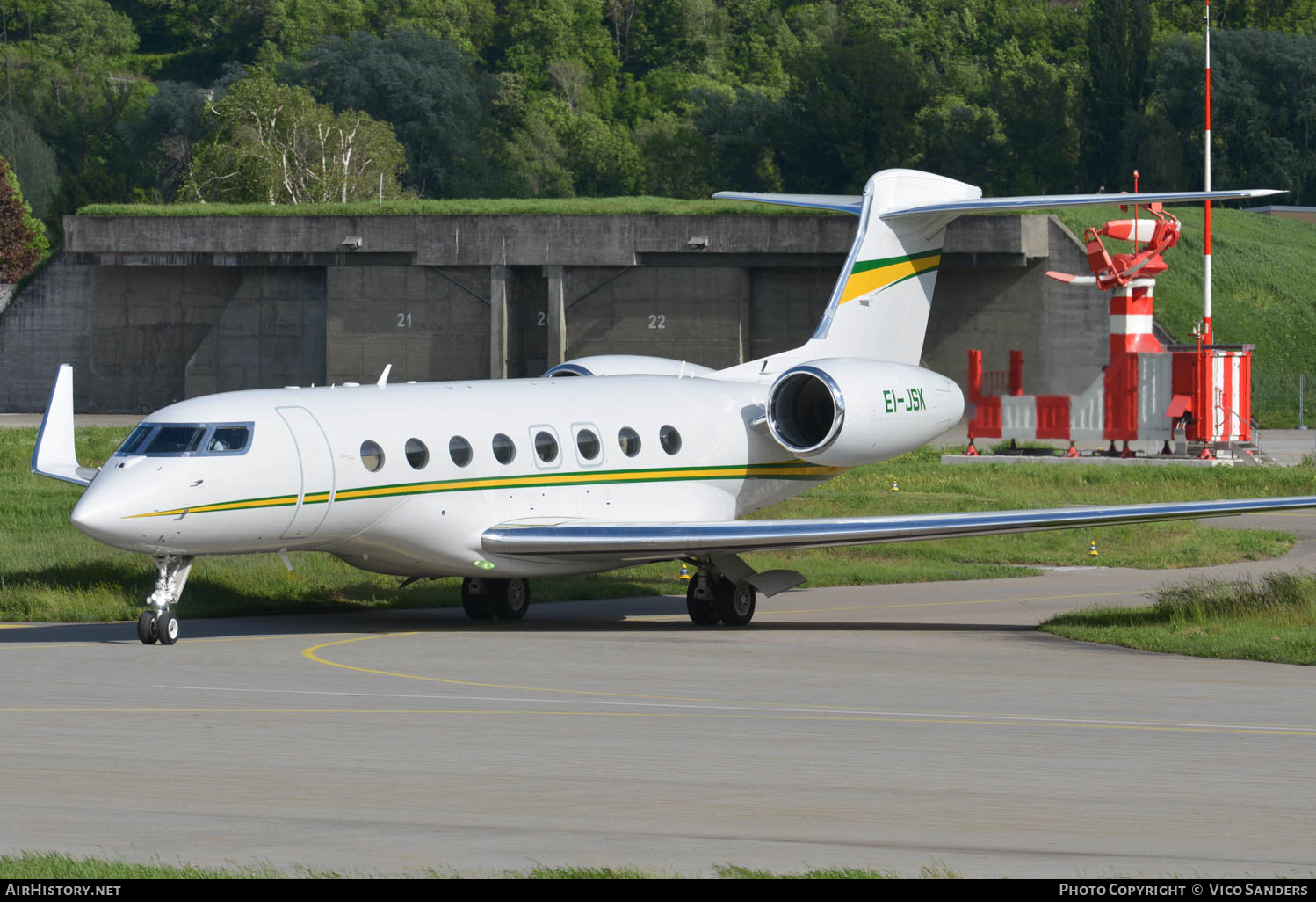 Aircraft Photo of EI-JSK | Gulfstream Aerospace G650 (G-VI) | AirHistory.net #621404