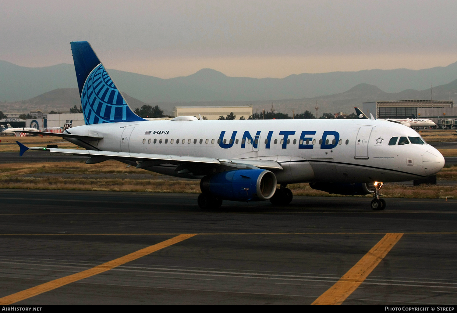 Aircraft Photo of N848UA | Airbus A319-131 | United Airlines | AirHistory.net #621631