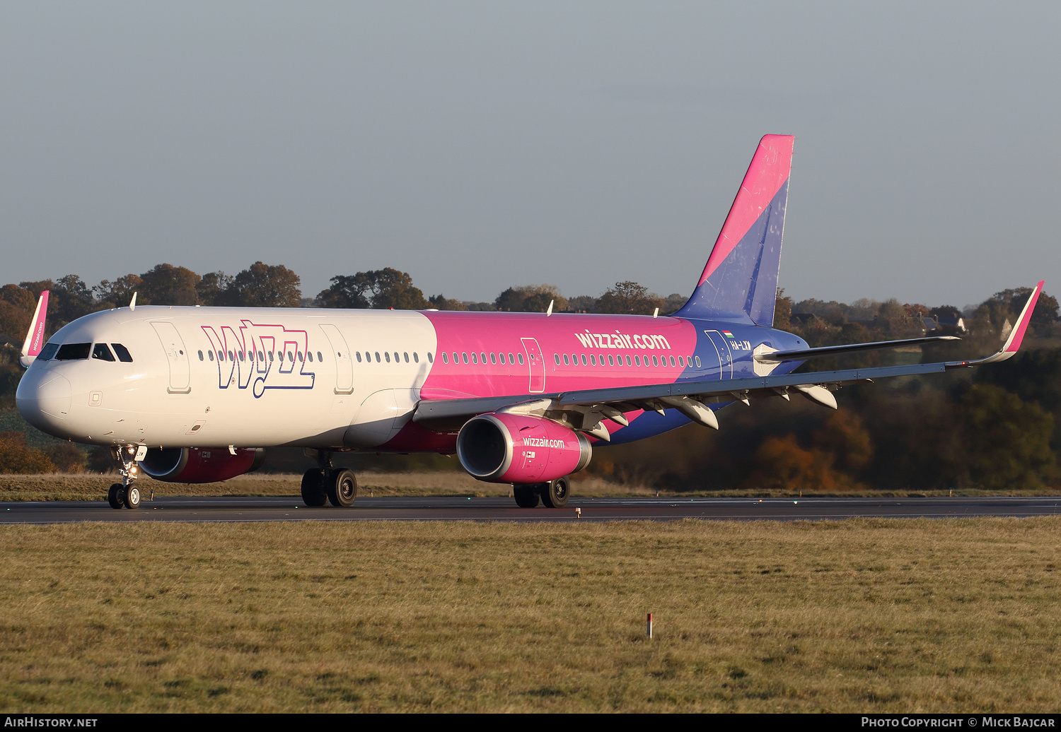 Aircraft Photo of HA-LXW | Airbus A321-231 | Wizz Air | AirHistory.net #621636