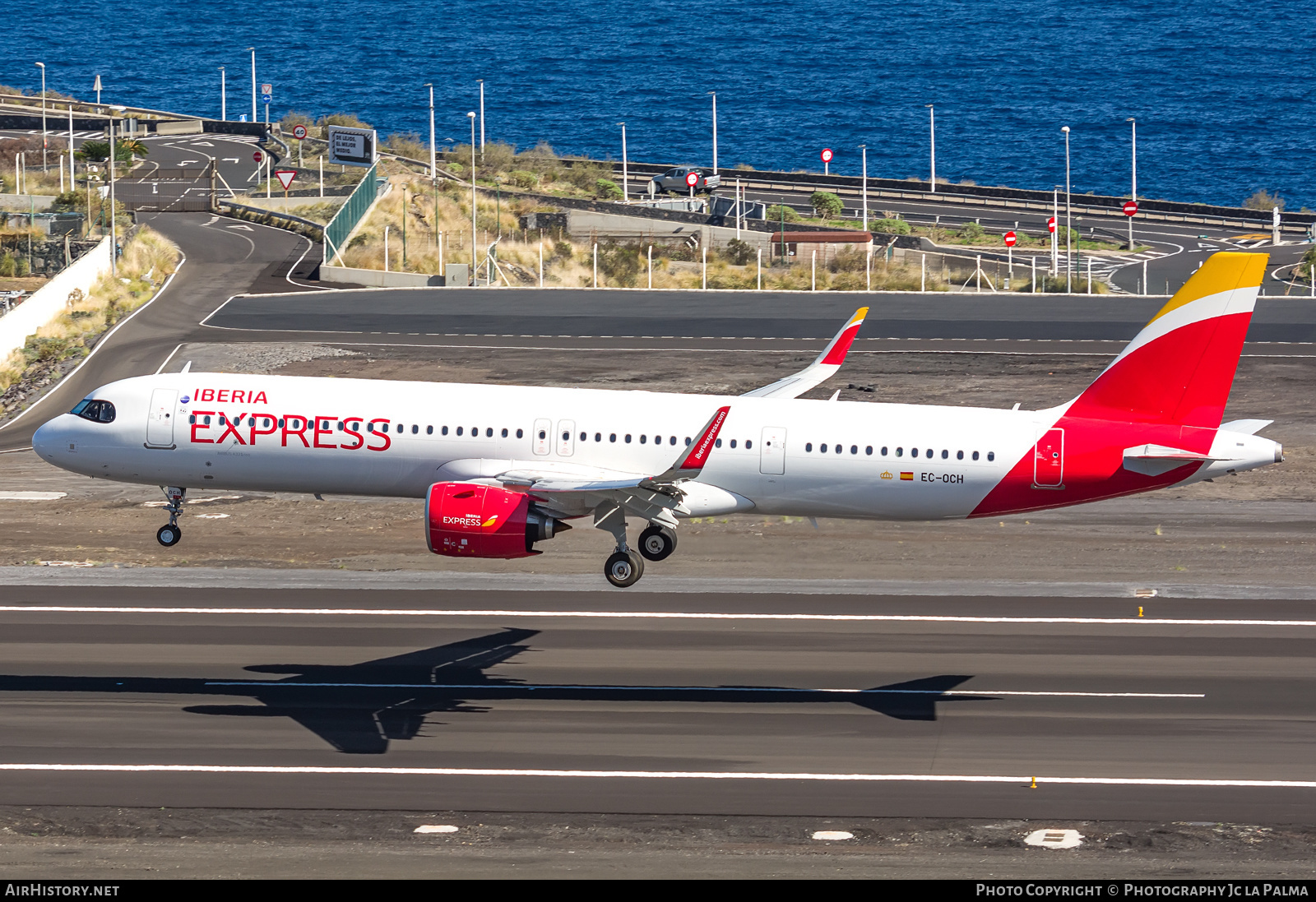 Aircraft Photo of EC-OCH | Airbus A321-251NX | AirHistory.net #621691