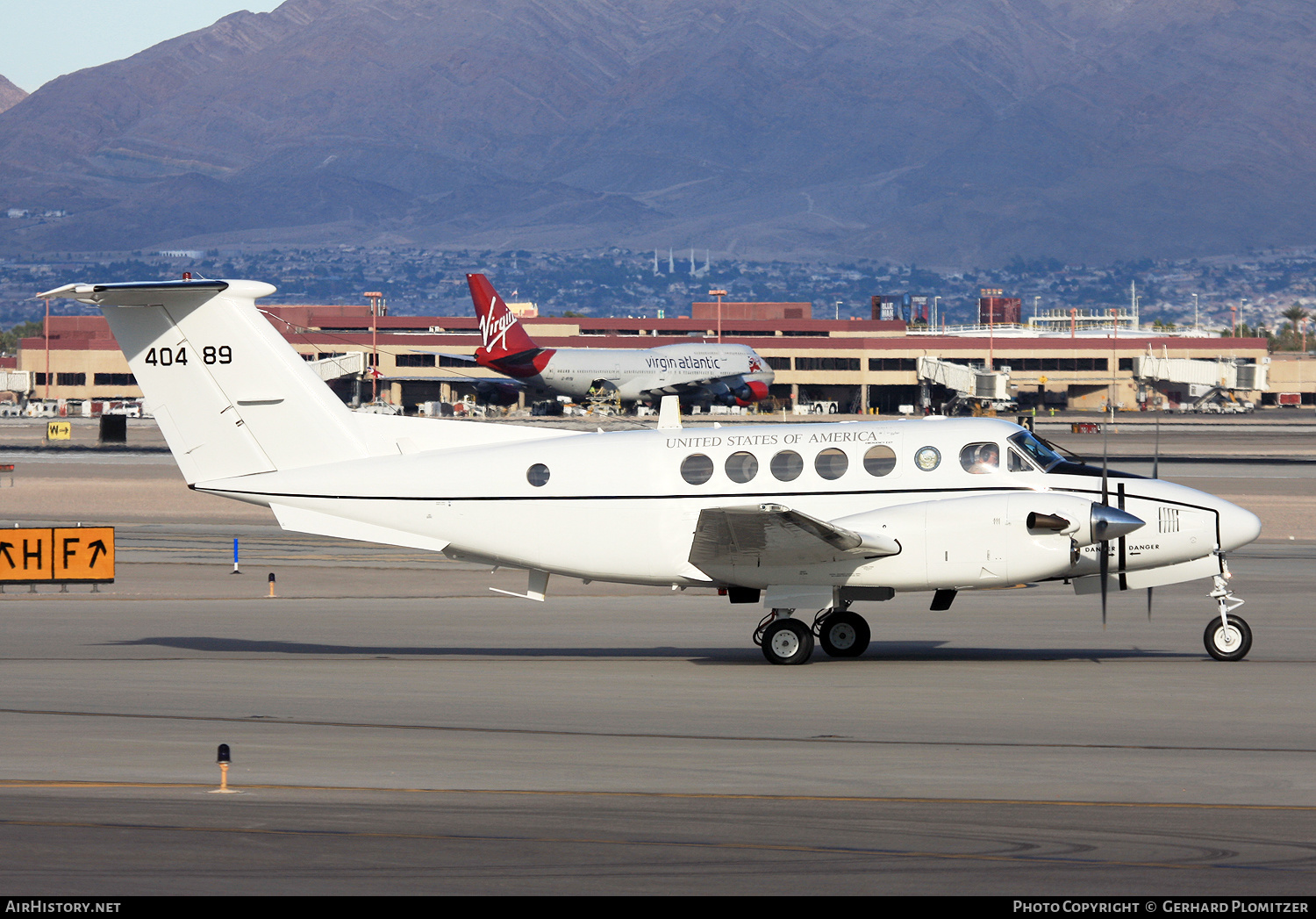 Aircraft Photo of 84-0489 / 40489 | Beech C-12T Huron | USA - Air Force | AirHistory.net #621734