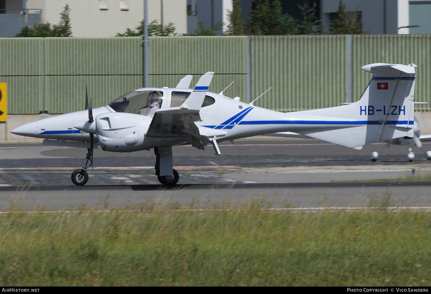 Aircraft Photo of HB-LZH | Diamond DA42-VI Twin Star | AirHistory.net #621851