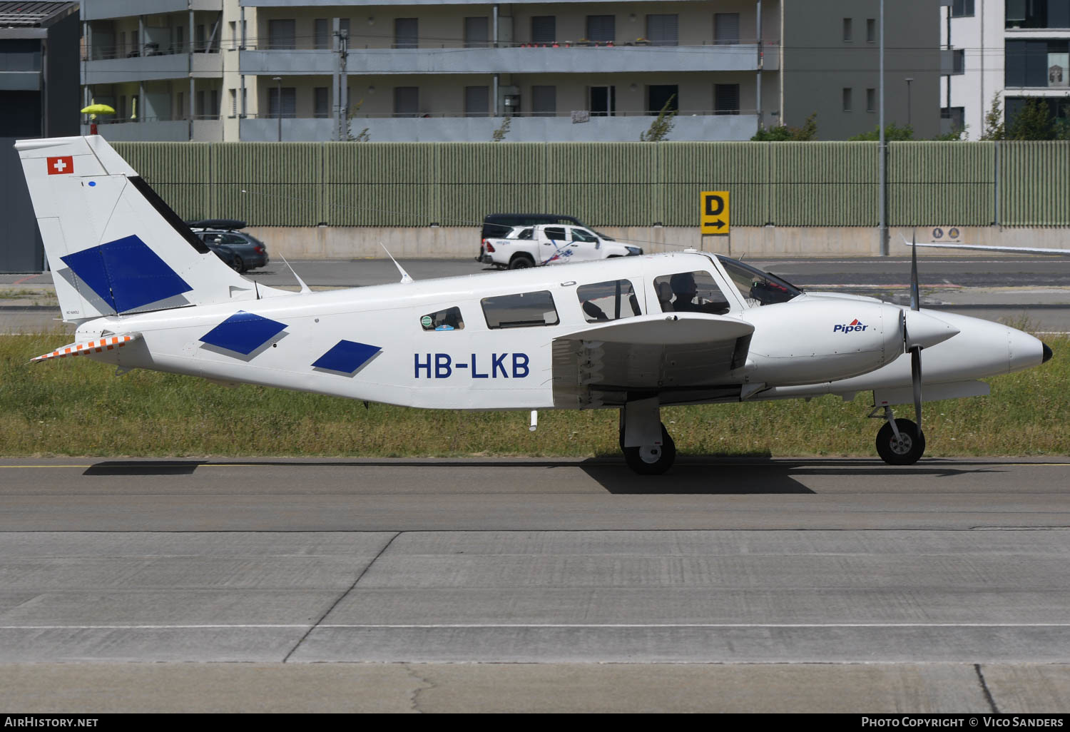 Aircraft Photo of HB-LKB | Piper PA-34-200T Seneca II | AirHistory.net #621924