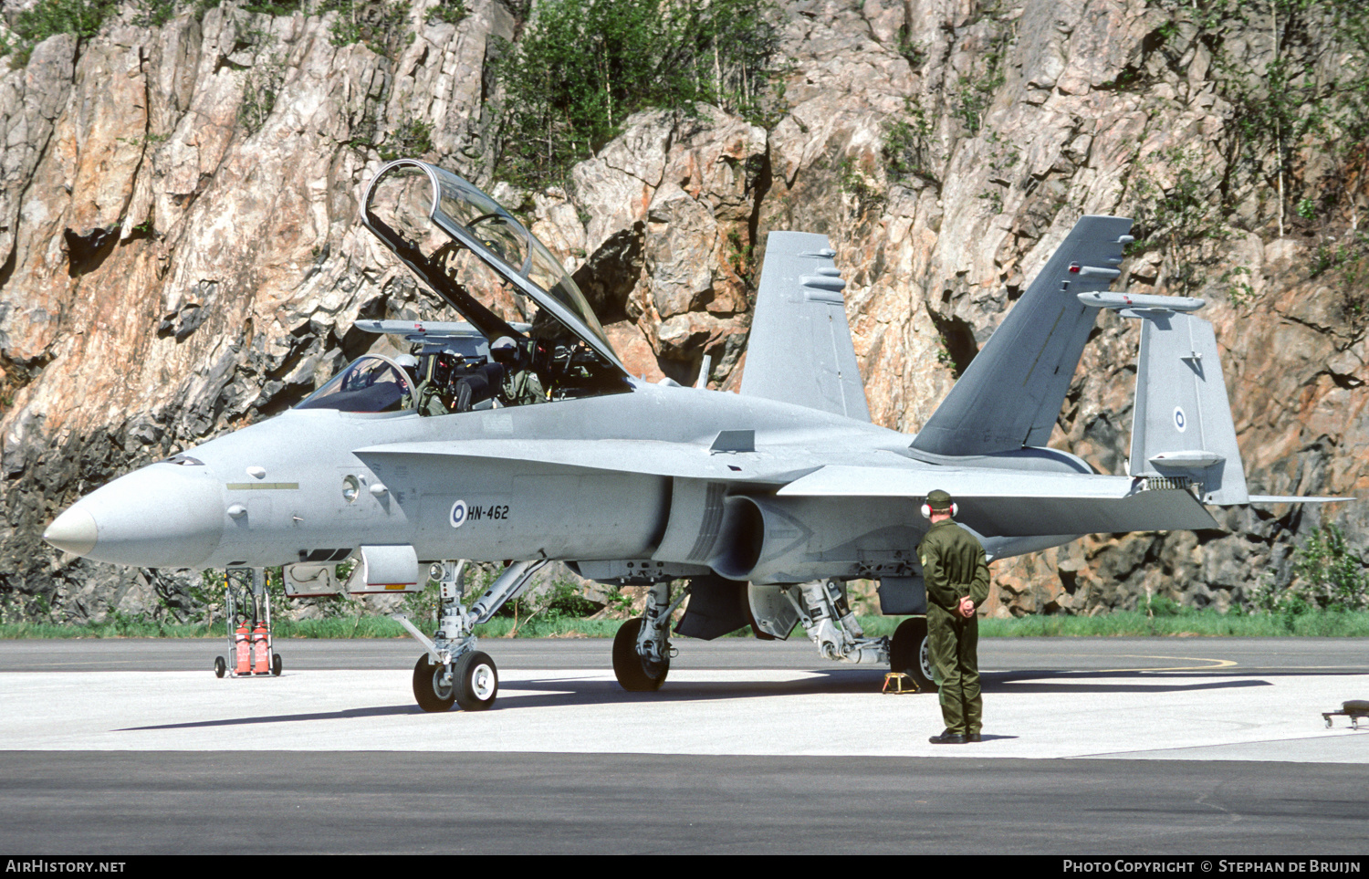 Aircraft Photo of HN-462 | McDonnell Douglas F/A-18D Hornet | Finland - Air Force | AirHistory.net #622017