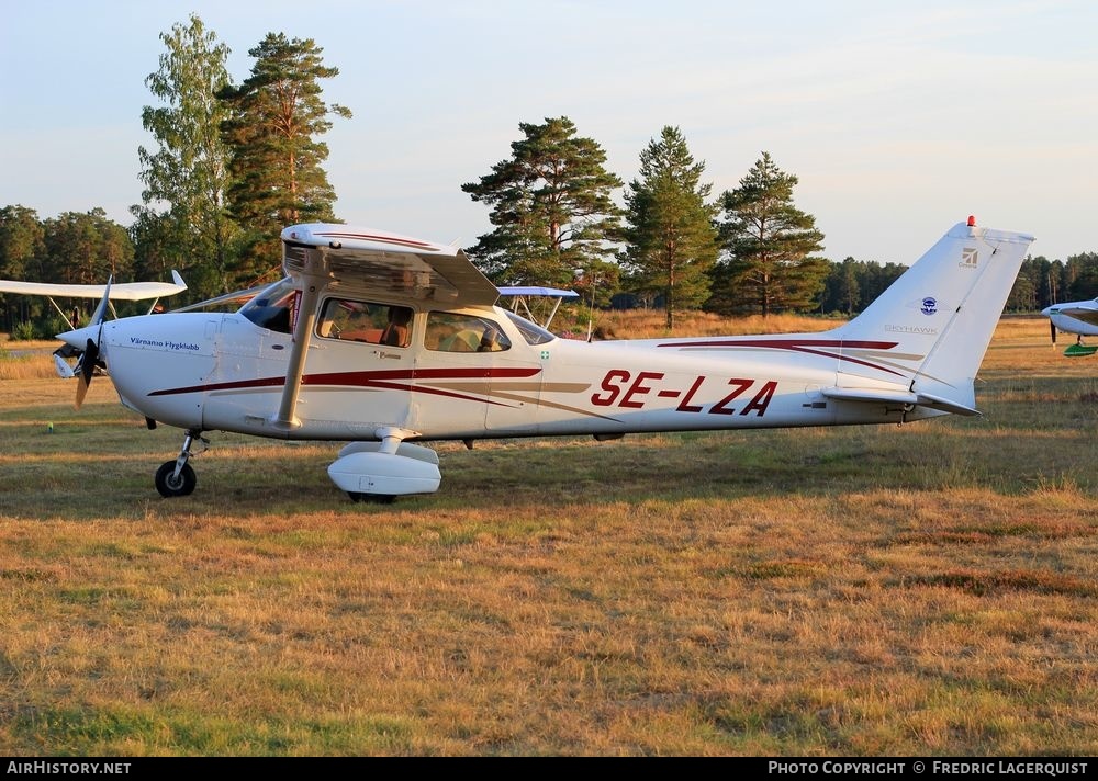 Aircraft Photo of SE-LZA | Cessna 172R Skyhawk II | Värnamo Flygklubb | AirHistory.net #622069