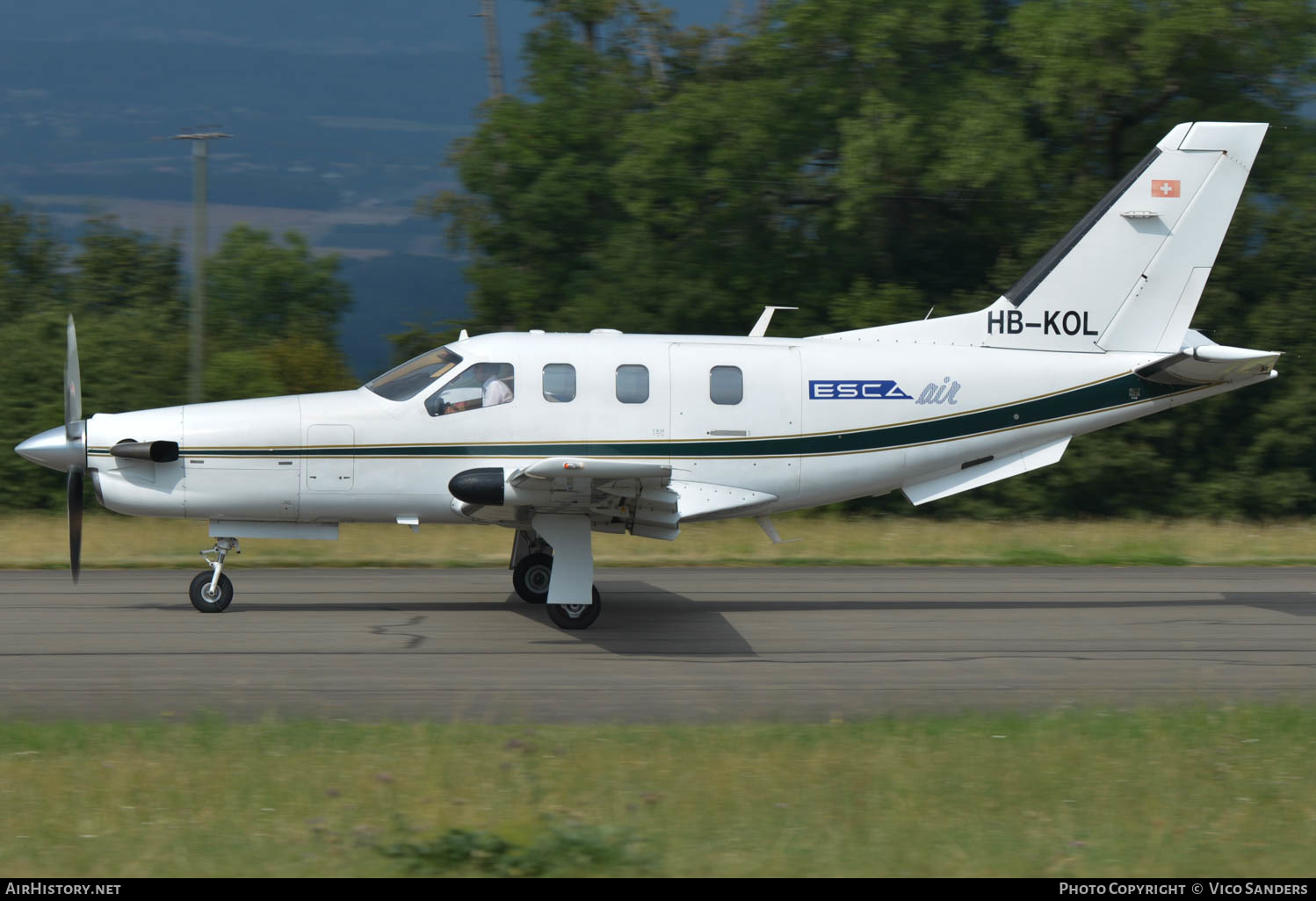Aircraft Photo of HB-KOL | Socata TBM-700B | ESCAair | AirHistory.net #622151