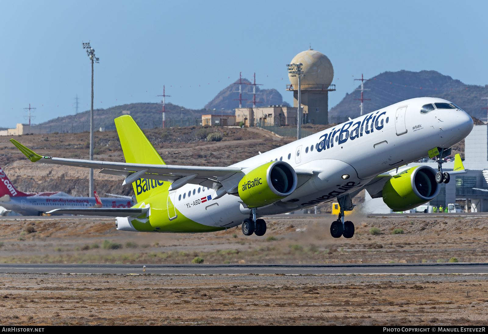Aircraft Photo of YL-ABD | Airbus A220-371 (BD-500-1A11) | AirBaltic | AirHistory.net #622259