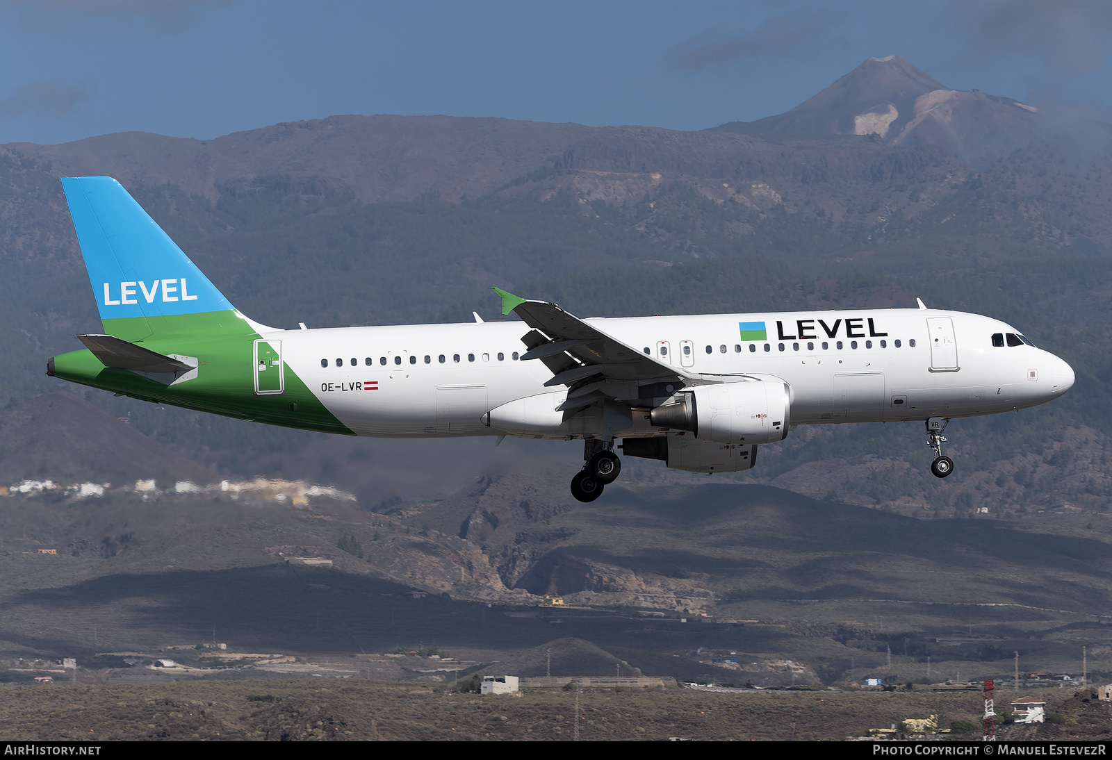 Aircraft Photo of OE-LVR | Airbus A320-214 | Level | AirHistory.net #622273