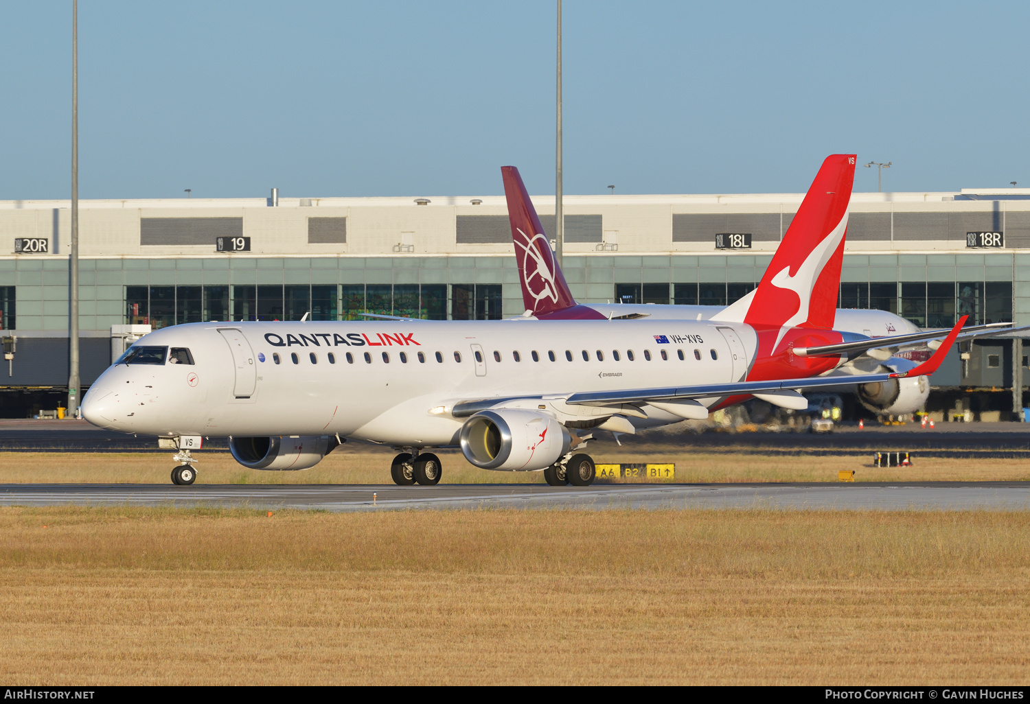 Aircraft Photo of VH-XVS | Embraer 190AR (ERJ-190-100IGW) | QantasLink | AirHistory.net #622274