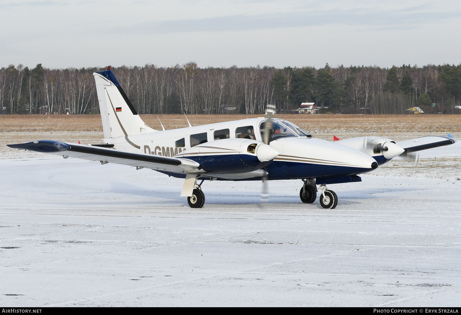 Aircraft Photo of D-GMMM | Piper PA-34-200T Seneca II | AirHistory.net #622322