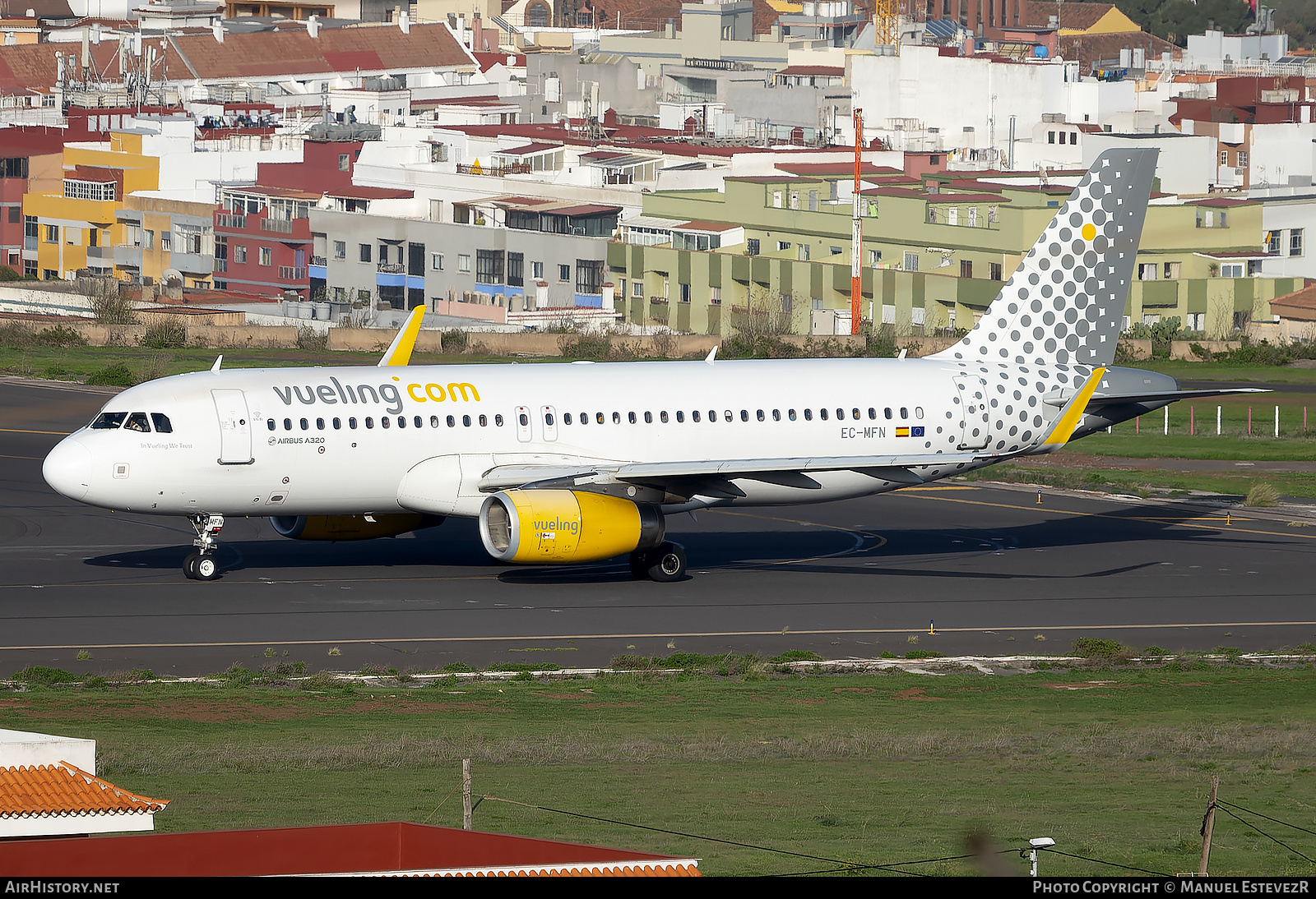 Aircraft Photo of EC-MFN | Airbus A320-232 | Vueling Airlines | AirHistory.net #622415