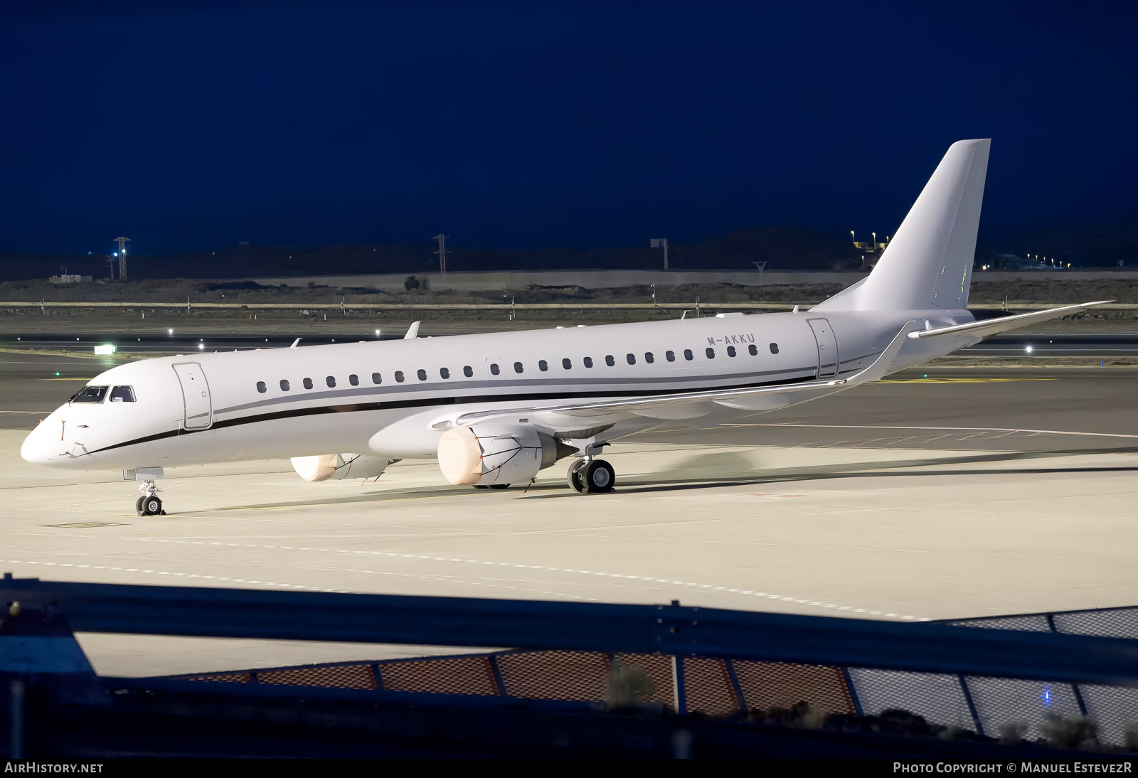 Aircraft Photo of M-AKKU | Embraer Lineage 1000 (ERJ-190-100ECJ) | AirHistory.net #622417