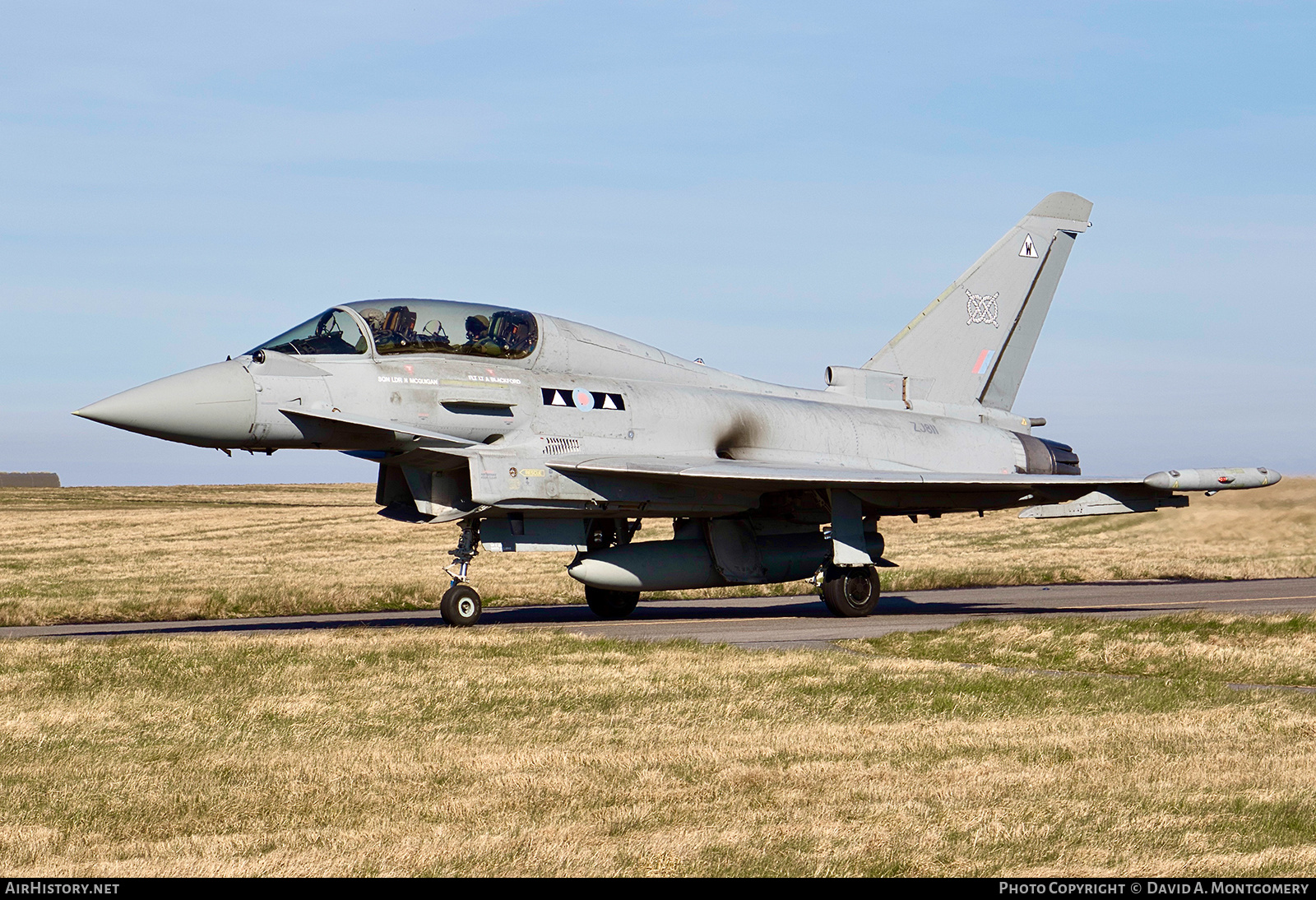 Aircraft Photo of ZJ811 | Eurofighter EF-2000 Typhoon T3 | UK - Air Force | AirHistory.net #622504