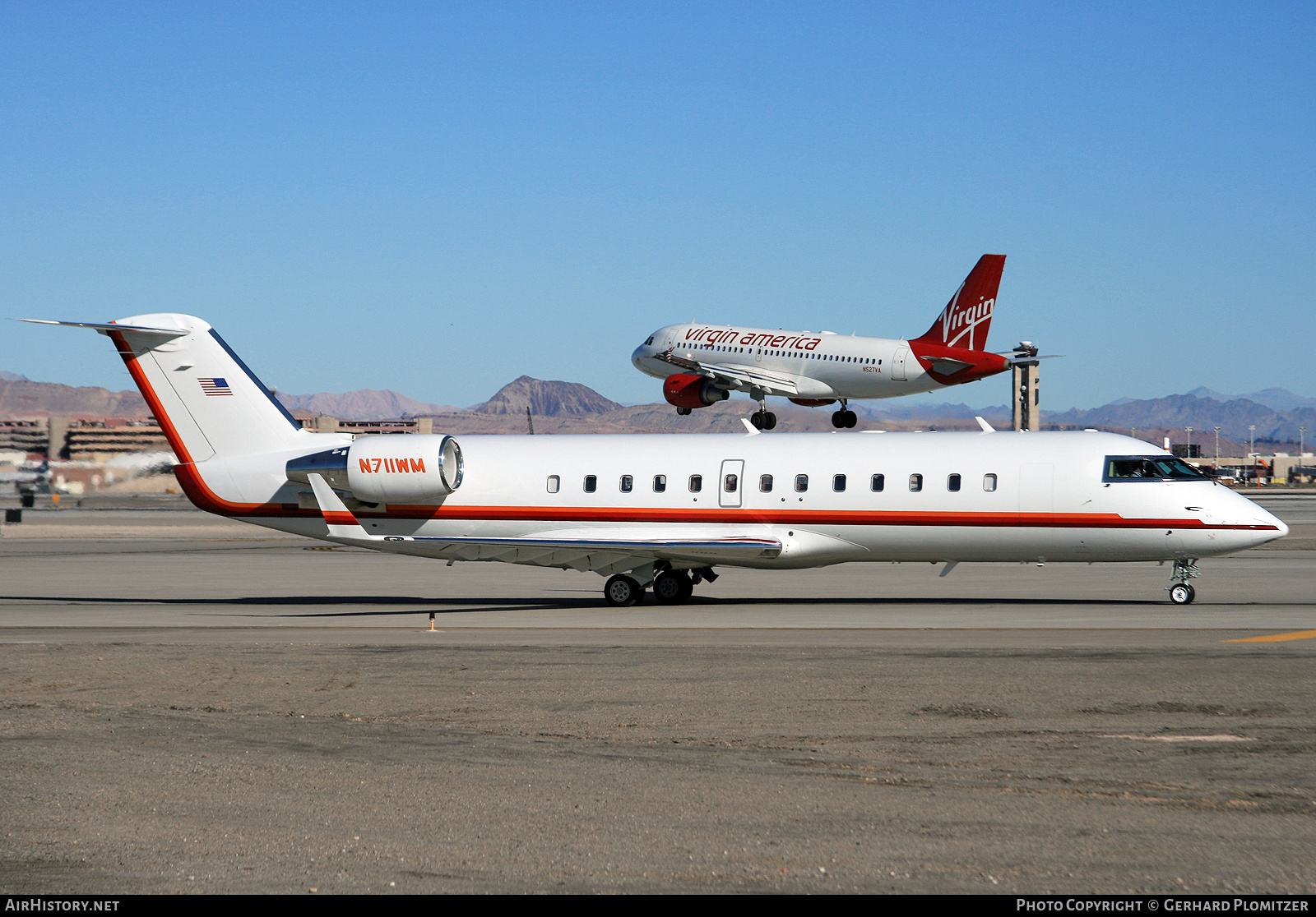 Aircraft Photo of N711WM | Bombardier CRJ-200ER (CL-600-2B19) | AirHistory.net #622594