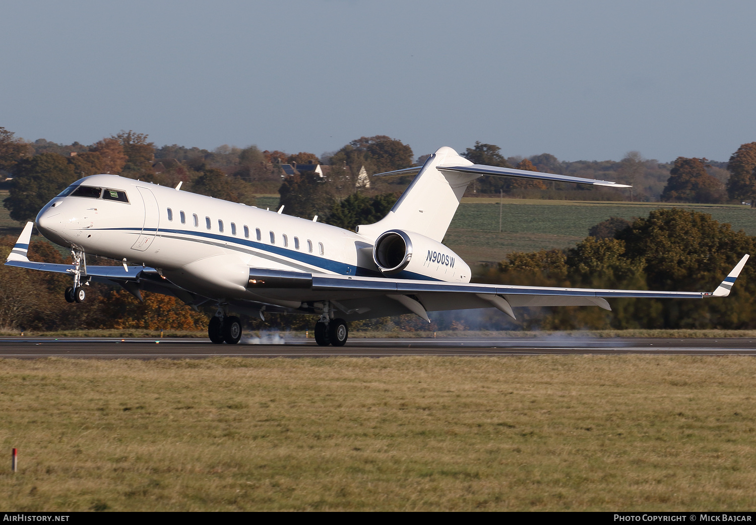 Aircraft Photo of N900SW | Bombardier Global Express XRS (BD-700-1A10) | AirHistory.net #622762