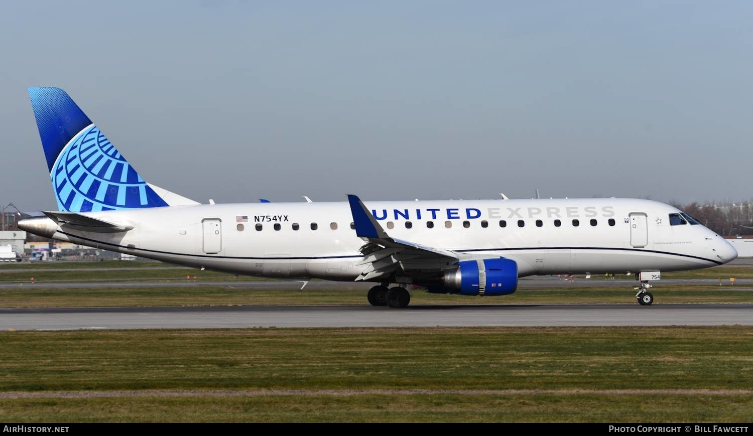 Aircraft Photo of N754YX | Embraer 175LR (ERJ-170-200LR) | United Express | AirHistory.net #622808