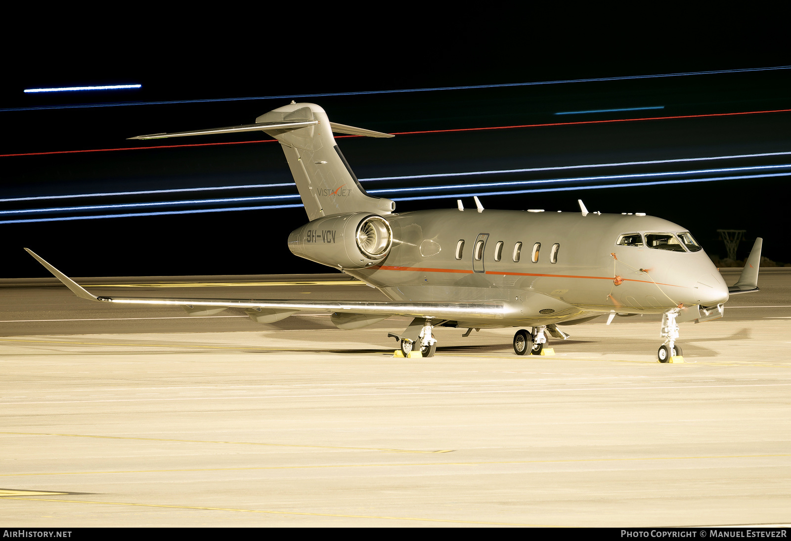 Aircraft Photo of 9H-VCV | Bombardier Challenger 350 (BD-100-1A10) | VistaJet | AirHistory.net #622837