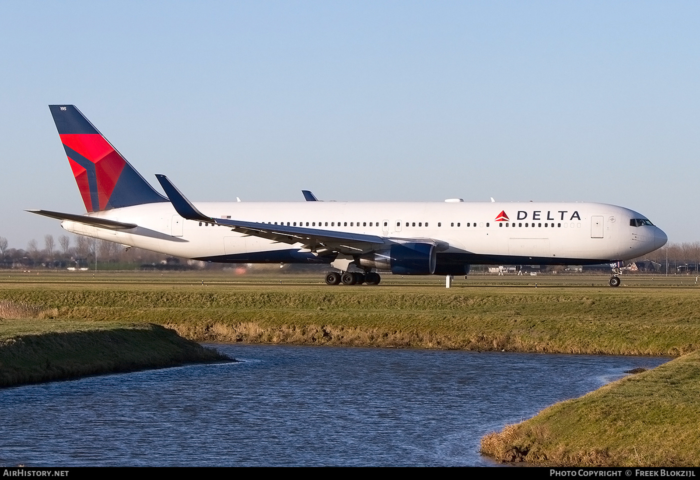 Aircraft Photo of N195DN | Boeing 767-332/ER | Delta Air Lines | AirHistory.net #622970