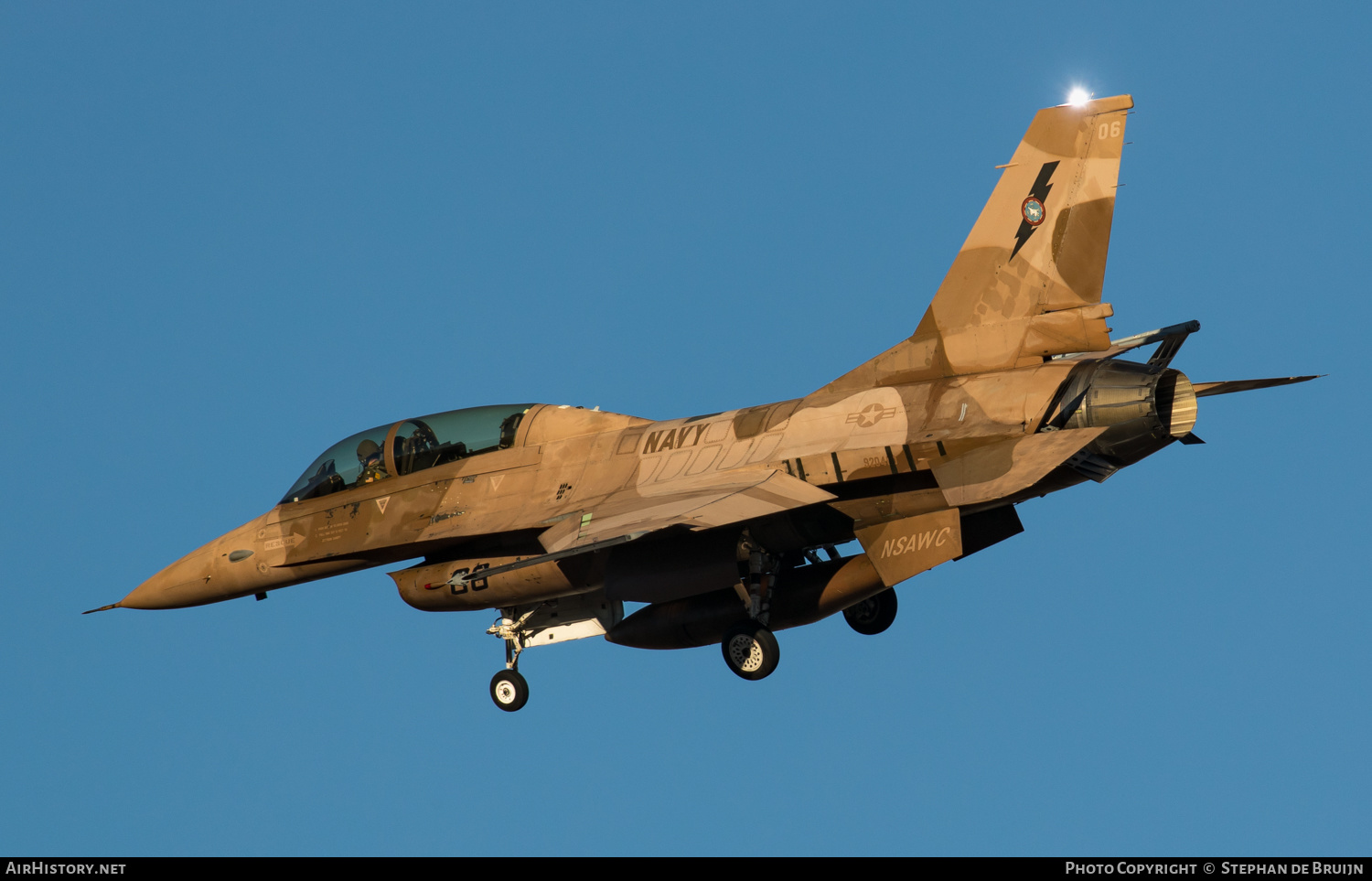 Aircraft Photo of 920460 | Lockheed F-16B Fighting Falcon | USA - Navy | AirHistory.net #623035