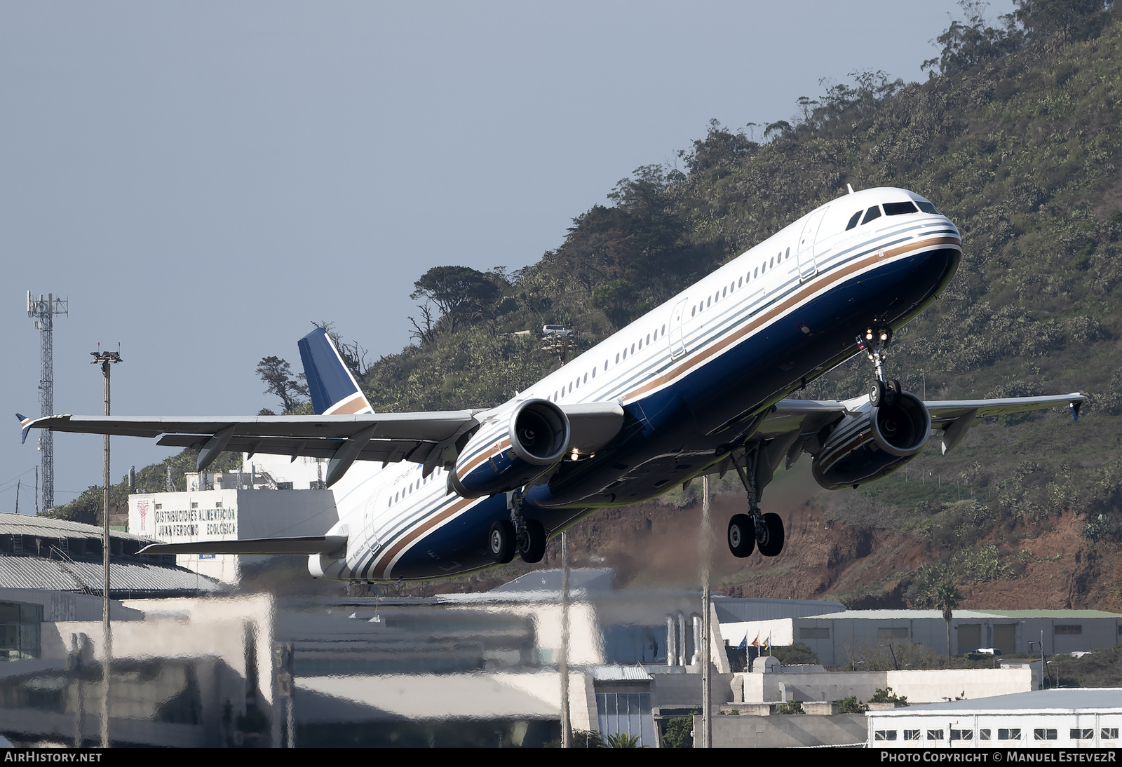 Aircraft Photo of EC-OCT | Airbus A321-231 | Privilege Style | AirHistory.net #623099