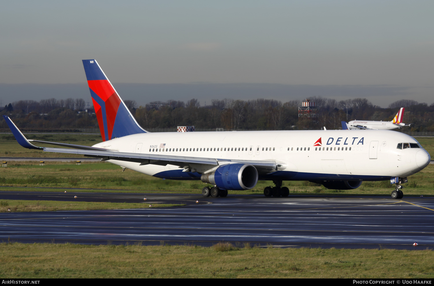 Aircraft Photo of N1605 | Boeing 767-332/ER | Delta Air Lines | AirHistory.net #623206