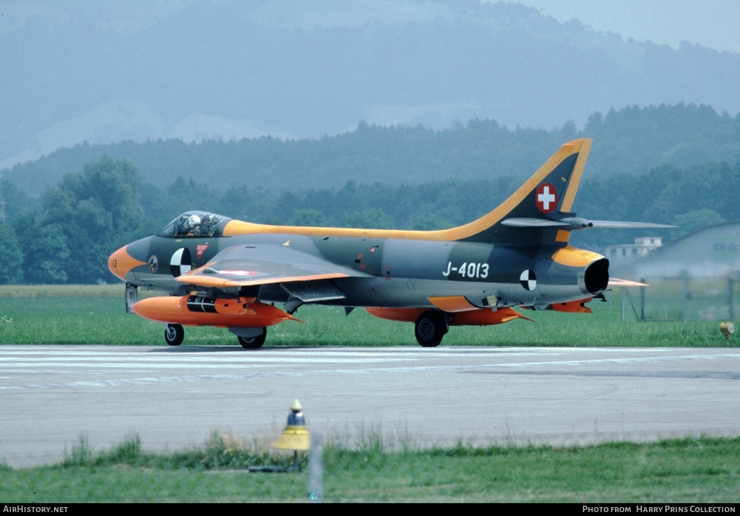 Aircraft Photo of J-4013 | Hawker Hunter F58 | Switzerland - Air Force | AirHistory.net #623224