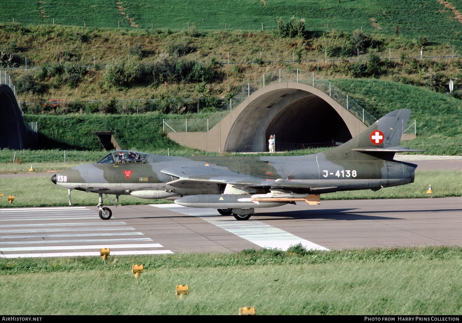 Aircraft Photo of J-4138 | Hawker Hunter F58A | Switzerland - Air Force | AirHistory.net #623239