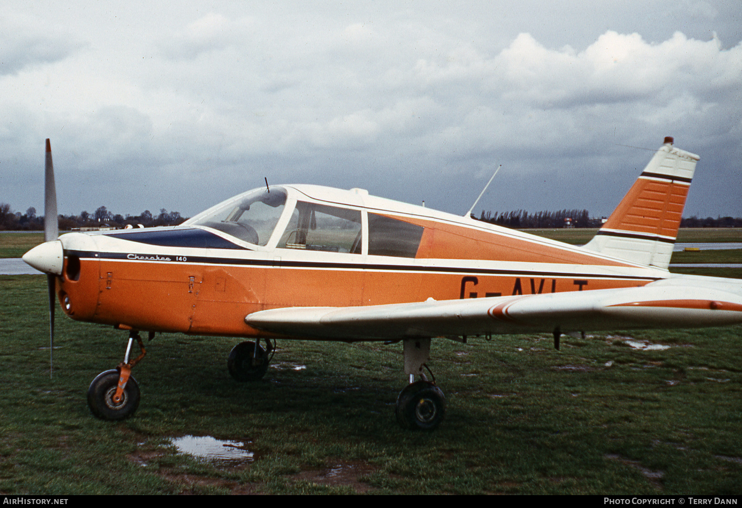 Aircraft Photo of G-AVLT | Piper PA-28-140 Cherokee | AirHistory.net #623354