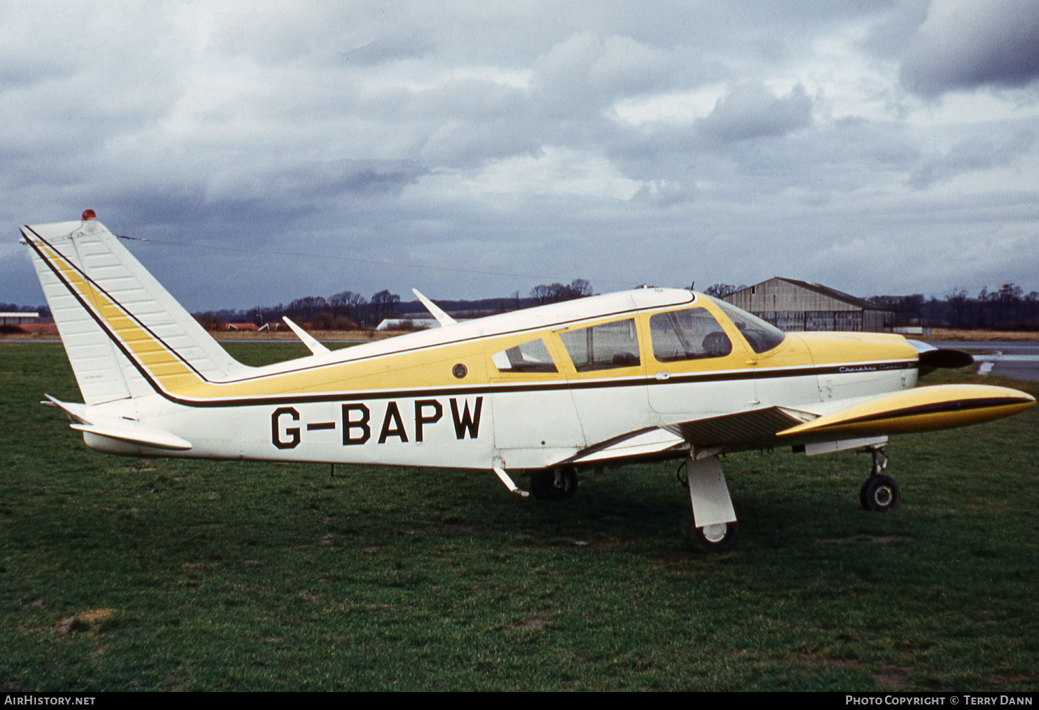 Aircraft Photo of G-BAPW | Piper PA-28R-180 Cherokee Arrow | AirHistory.net #623358