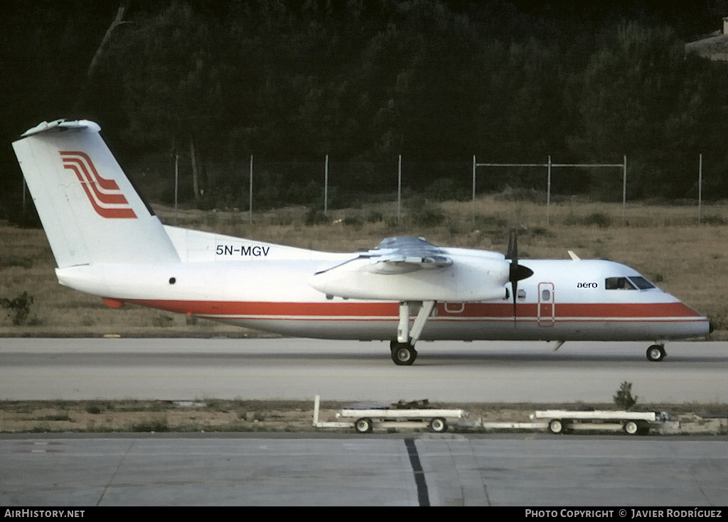 Aircraft Photo of 5N-MGV | De Havilland Canada DHC-8-102 Dash 8 | AeroContractors of Nigeria | AirHistory.net #623390