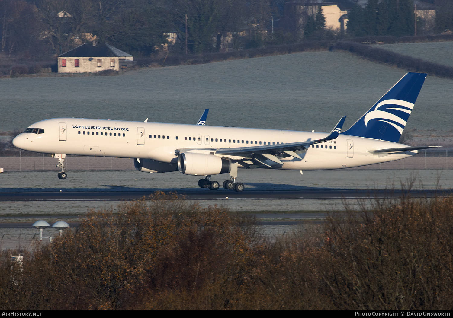 Aircraft Photo of TF-LLW | Boeing 757-223 | Loftleidir Icelandic | AirHistory.net #623531